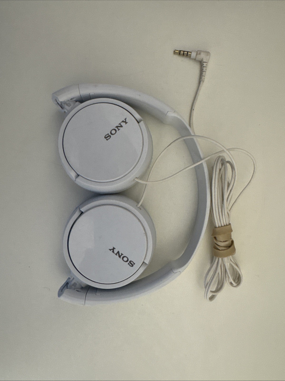 Sony MDR-ZX110 Ear-Pad (On the Ear) Headband Headphones – White – D