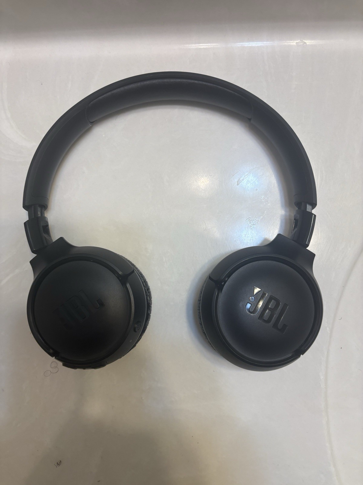 JBL 520bt Wireless On-Ear Headphones with Bluetooth Connectivity