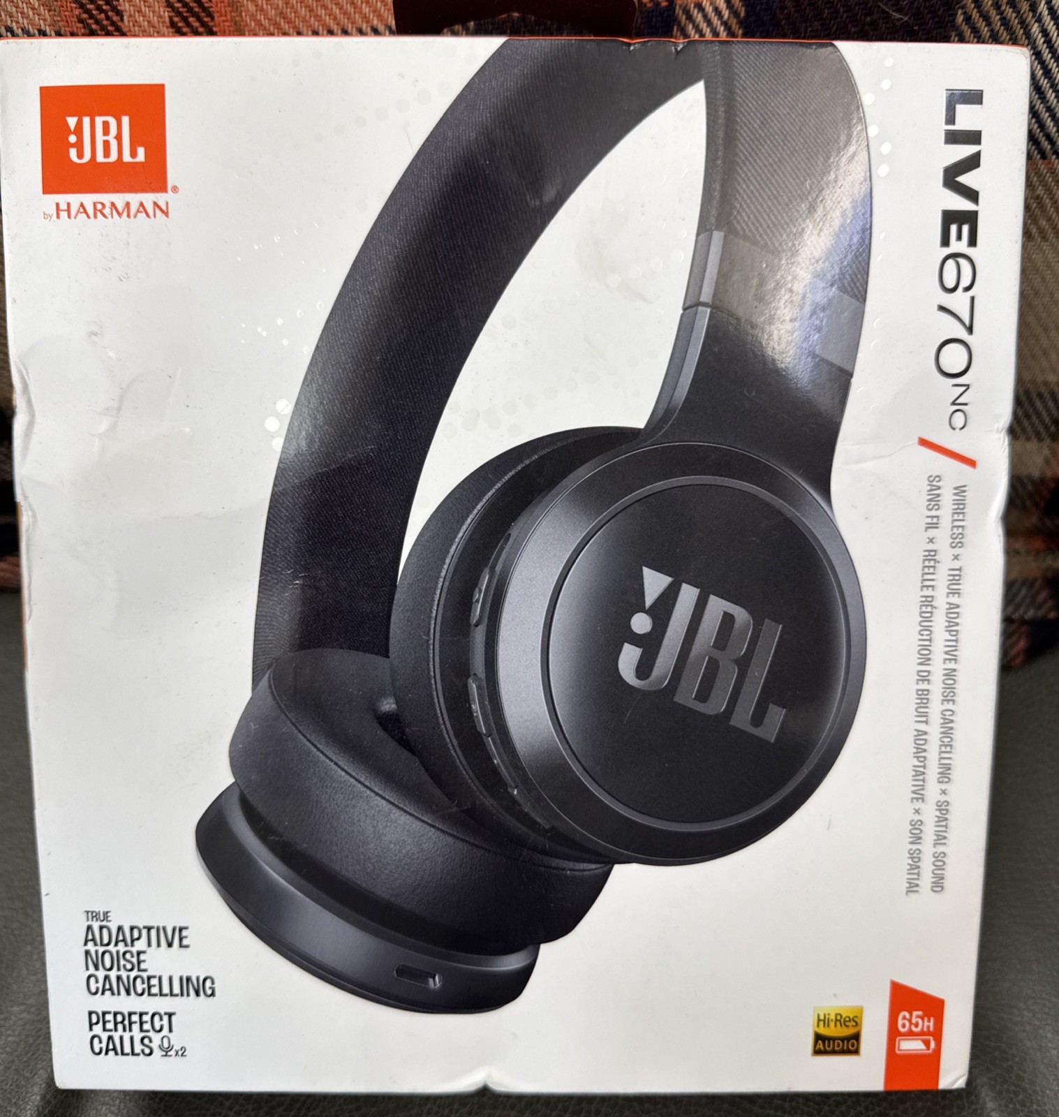 JBL LIVE 670NC Wireless On Ear Headphones with Adaptive Noise Cancelling (B14)