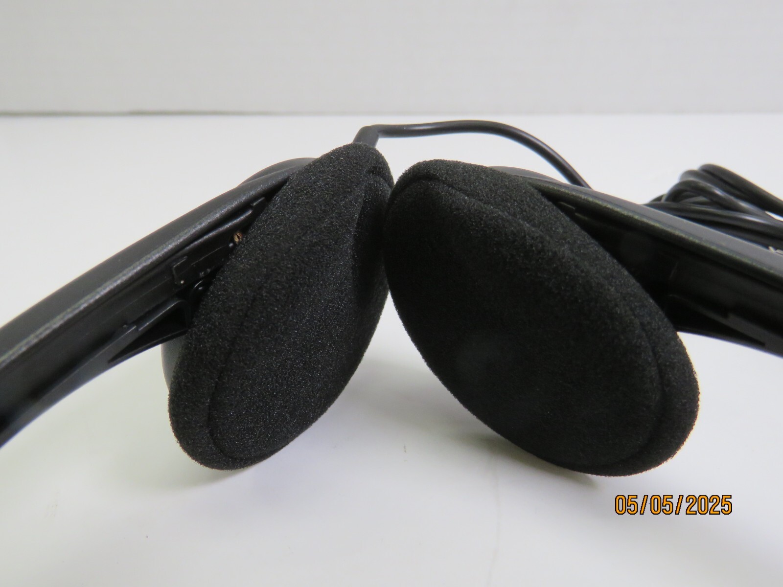 Maxell Lightweight Headphone HP-100 w/Adjustable Headband [FP46]
