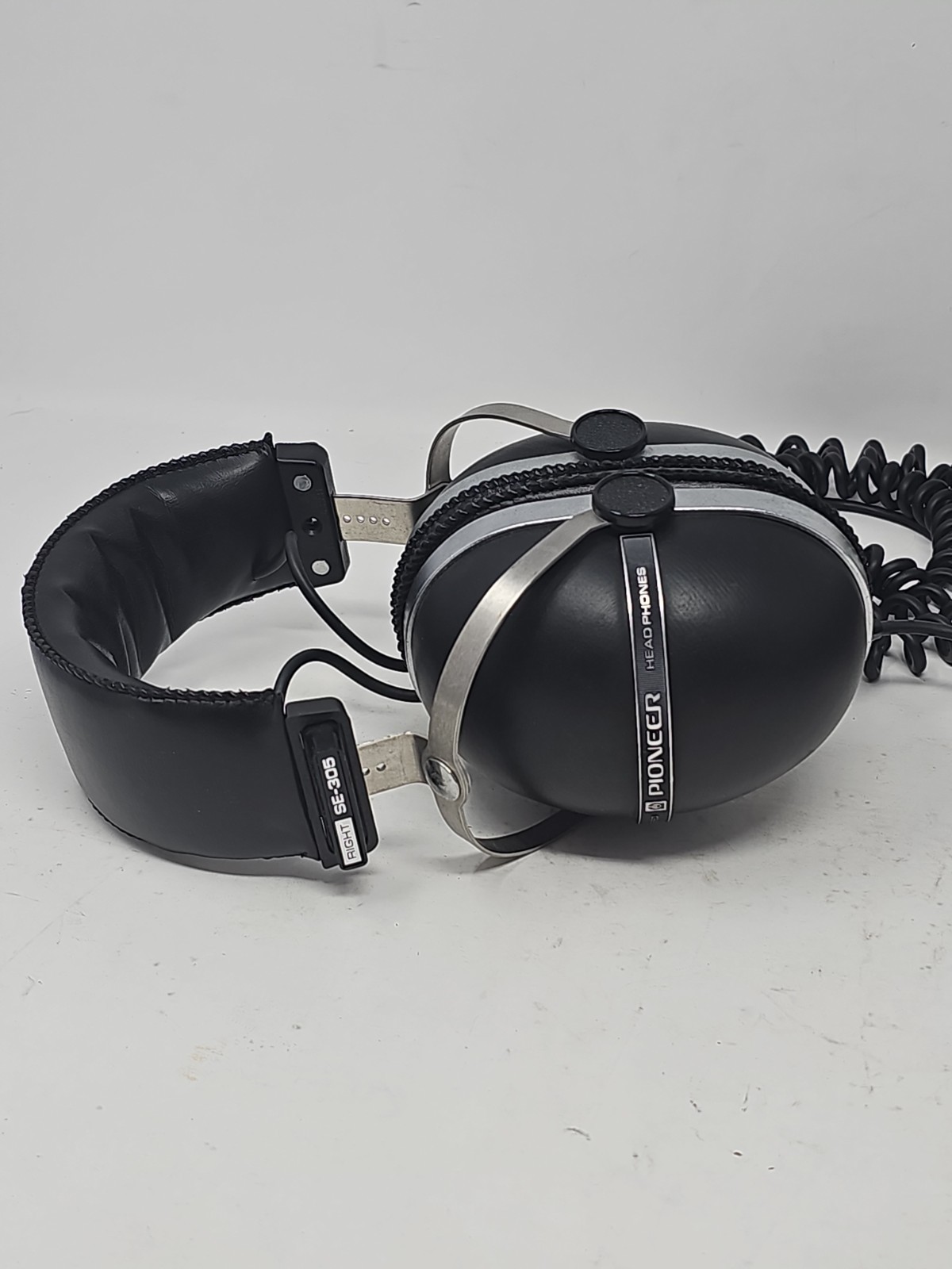 Pioneer SE-305 Stereo Over the Ear 1/4″ Jack Black Headphones