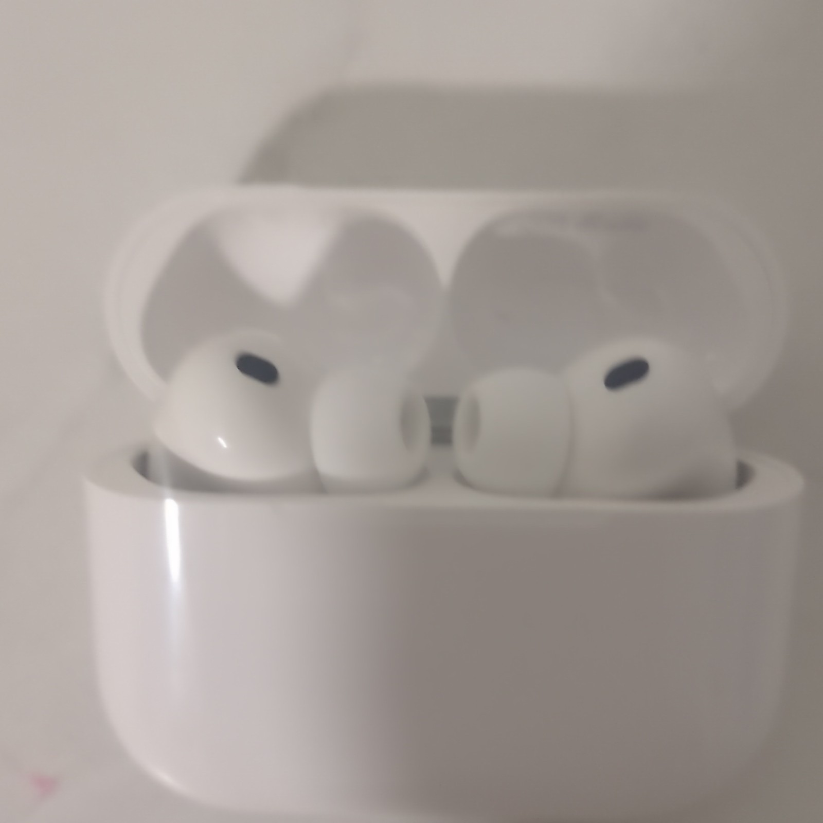 Apple AirPods Pro 3 Wireless In-Ear Earbuds with Charging Case, Bluetooth, White