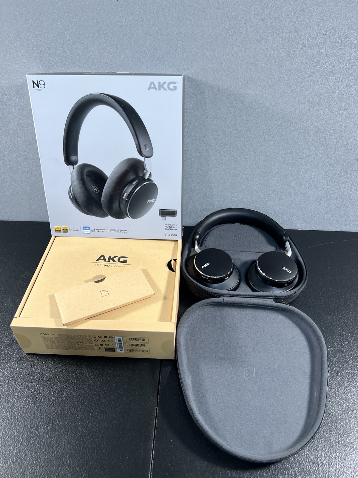 AKG N9 Hybrid Bluetooth Over-Ear Headphones Noise Cancelling Zoom Black