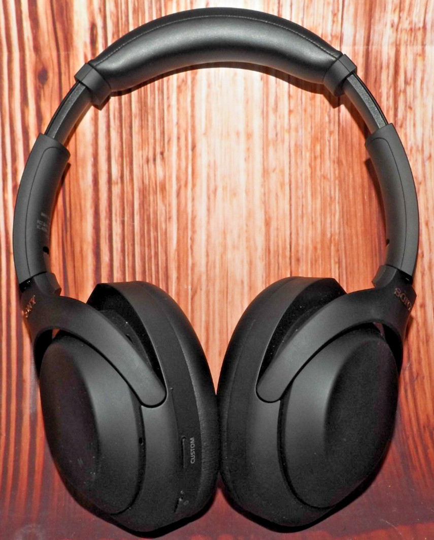 Sony WH-1000XM4 Active Noise Cancelling Bluetooth OverEar Headphones & Case Rose