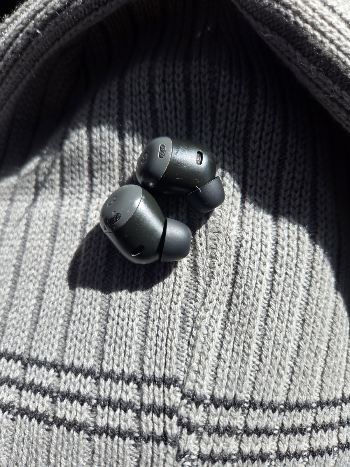 Google Pixel Buds Pro Noise-Canceling Earbuds. Charcoal. Used. Protective Case.