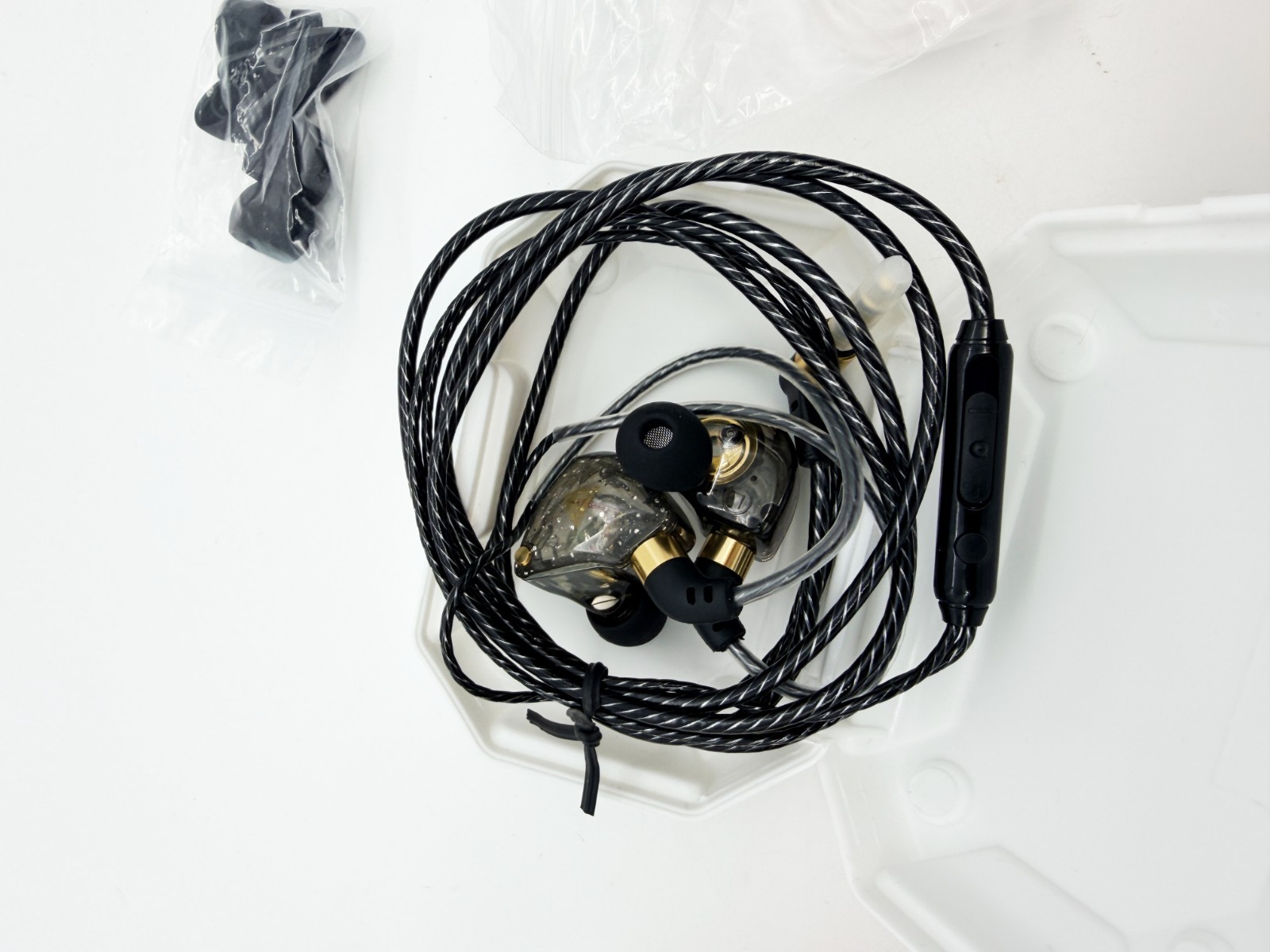 QKZ SK8 Wired IEM Earbuds – New, HiFi Bass, Sealed Unit for Midnight Listening