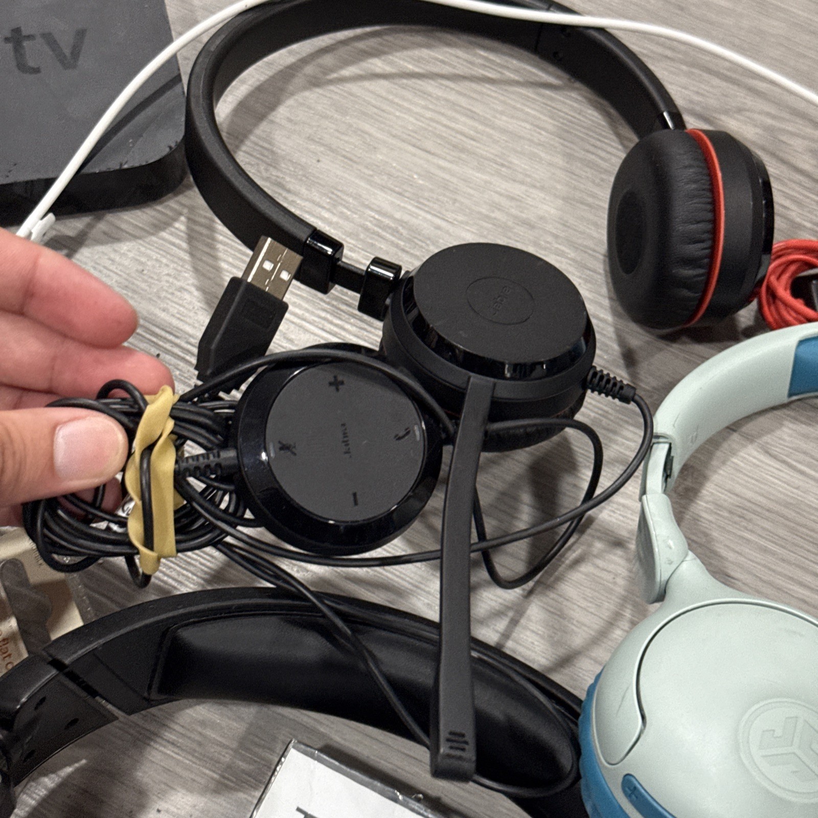 LOT OF HEADPHONES,EARBUDS MUSIC, WIRED Wireless Ect (UNTESTED) AS IS⚠️