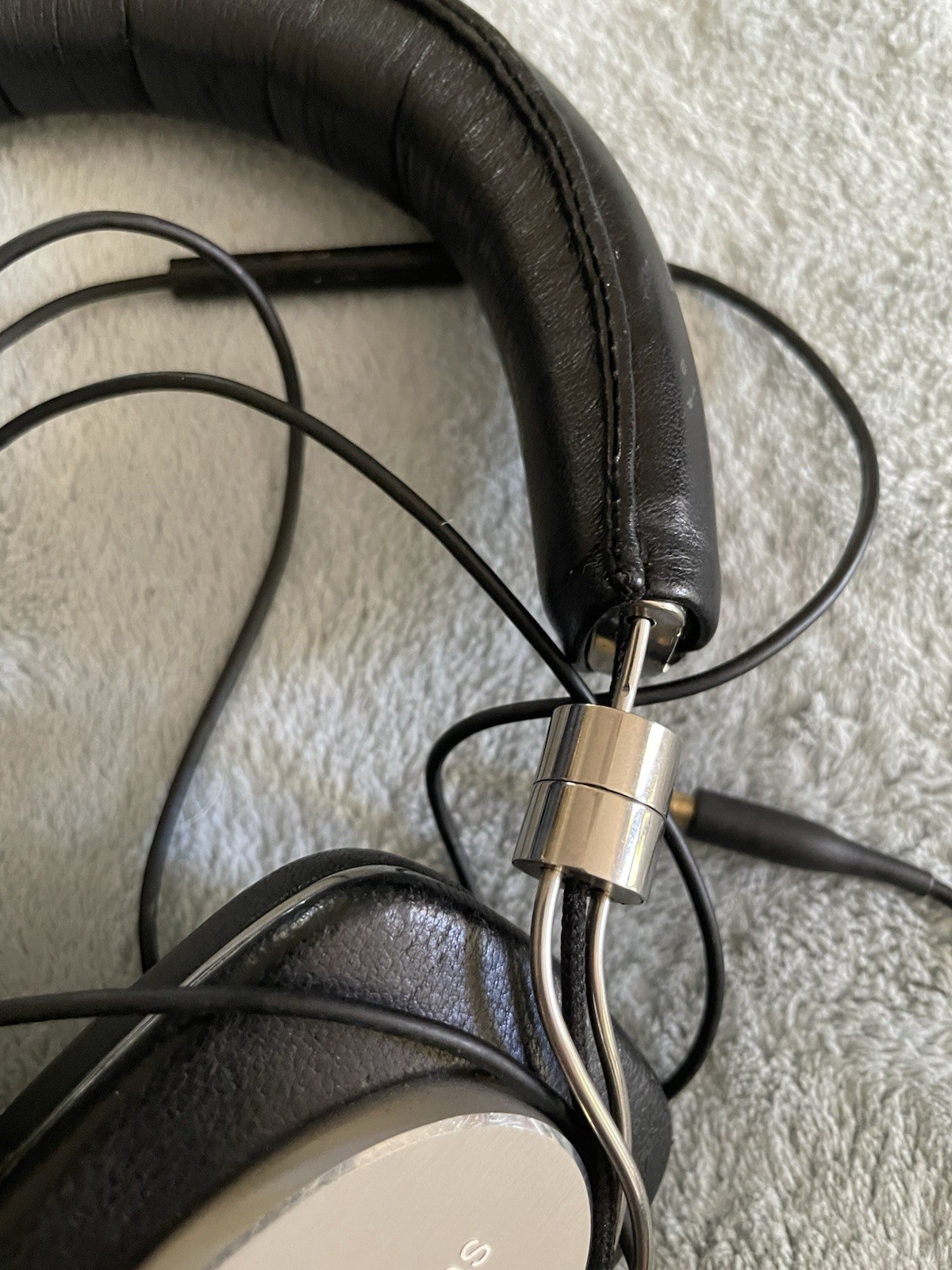 Bowers & Wilkins P5 Wired On-Ear Headphones – Black