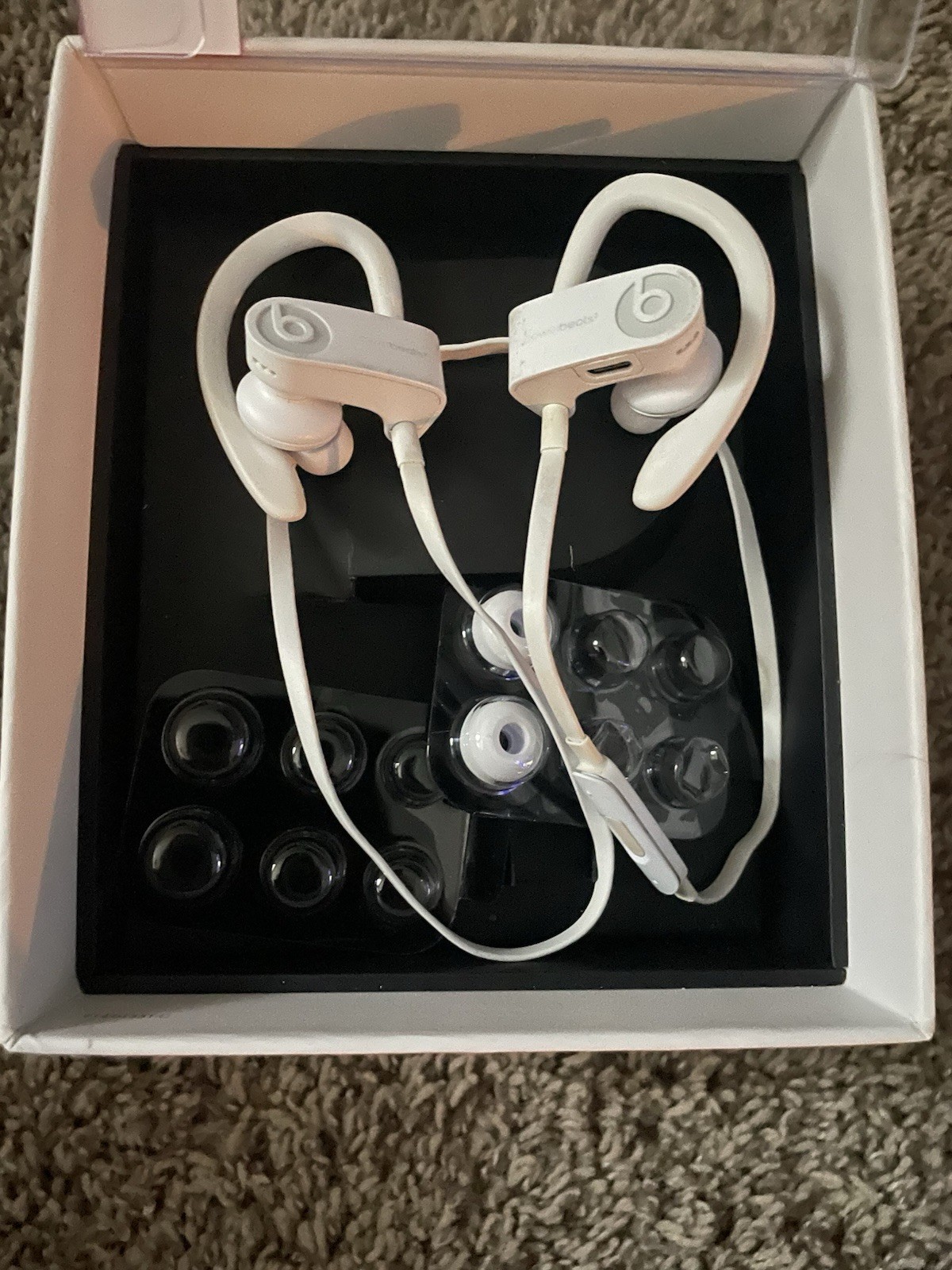 Beats by Dr. Dre Powerbeats3 Wireless Ear-Hook In-Ear Earbuds Bluetooth White