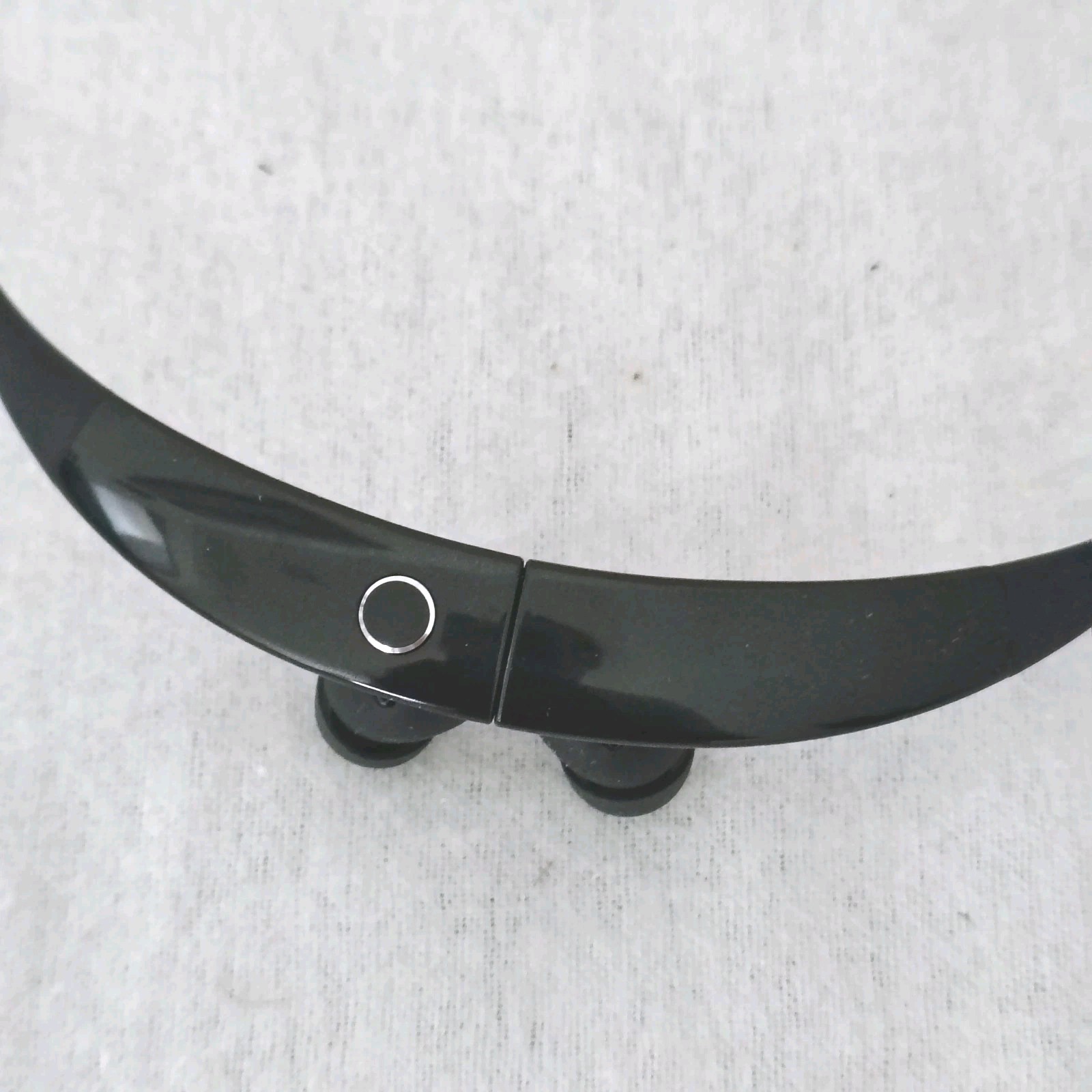 Samsung Gear Circle Wireless Headphones Necklace Black Bluetooth SM-R130 Workout