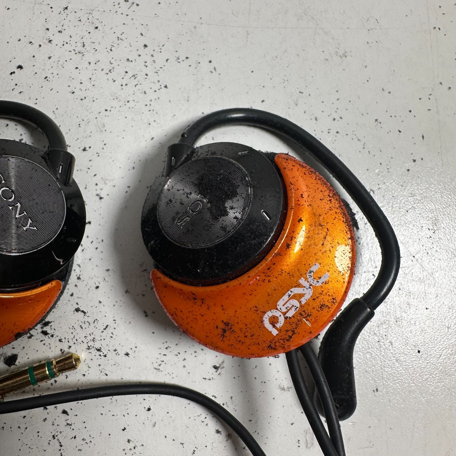 Sony MDR-Q23 Black Orange Lightweight Portable Air Hook Clip On Stereo Headphone