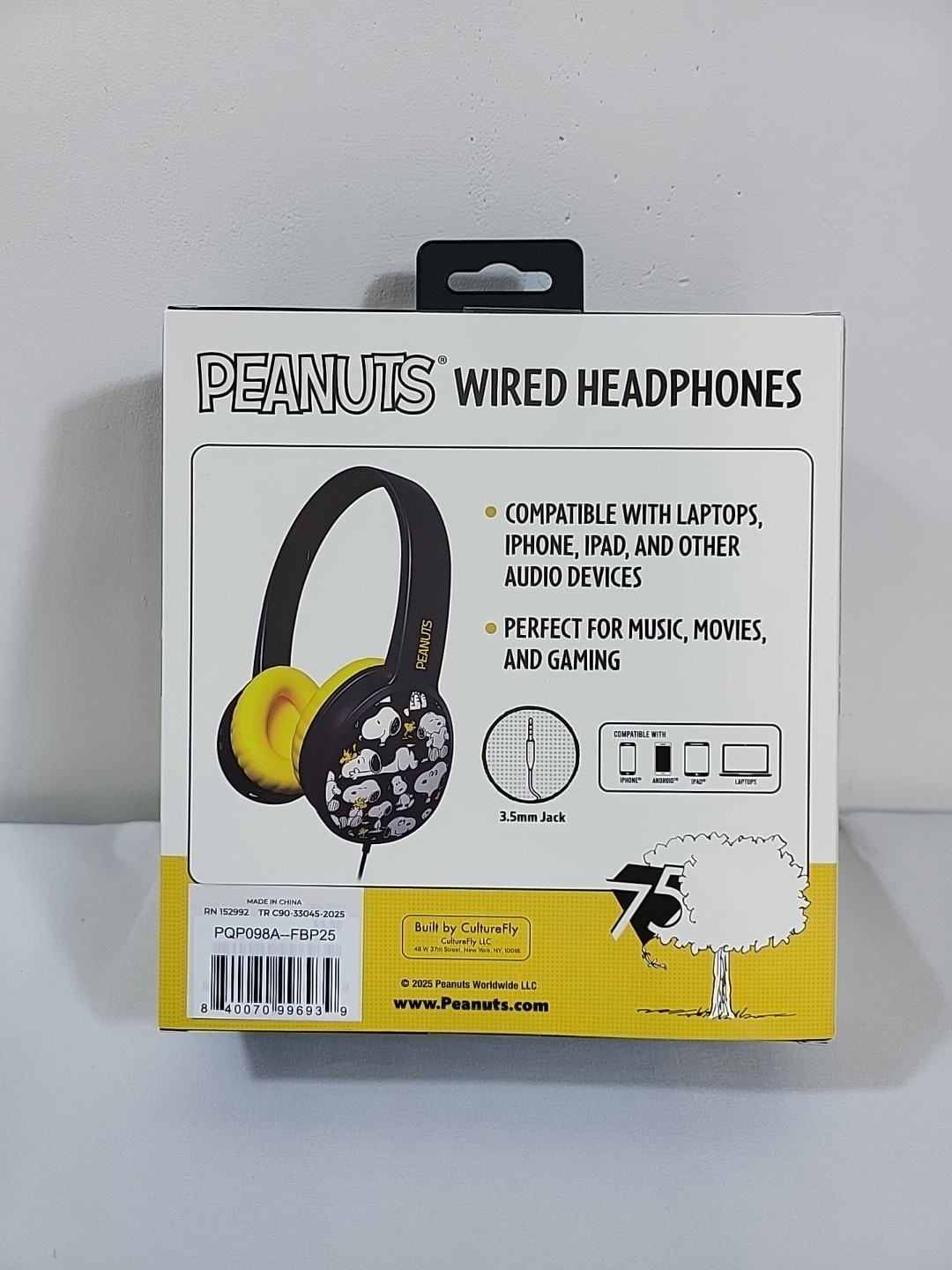 Peanuts New 2025 Snoopy Wired Headphones 3.5mm Headphone Jack Black/Yellow