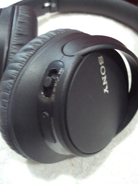 Sony WH-CH700N Noise Cancelling Wireless Bluetooth Headphones with 2 Cables