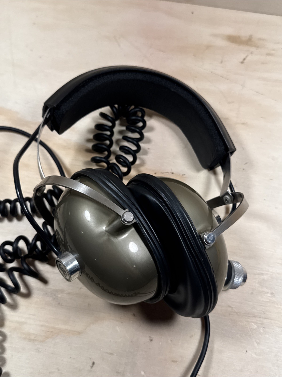 Koss PRO4A Headband Headphones – Beige Studio quality headphones Tested
