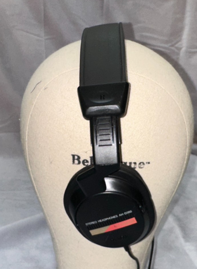 Denon AH-D350 Over Ear Headphones Wired Digital used/works (READ DESC)