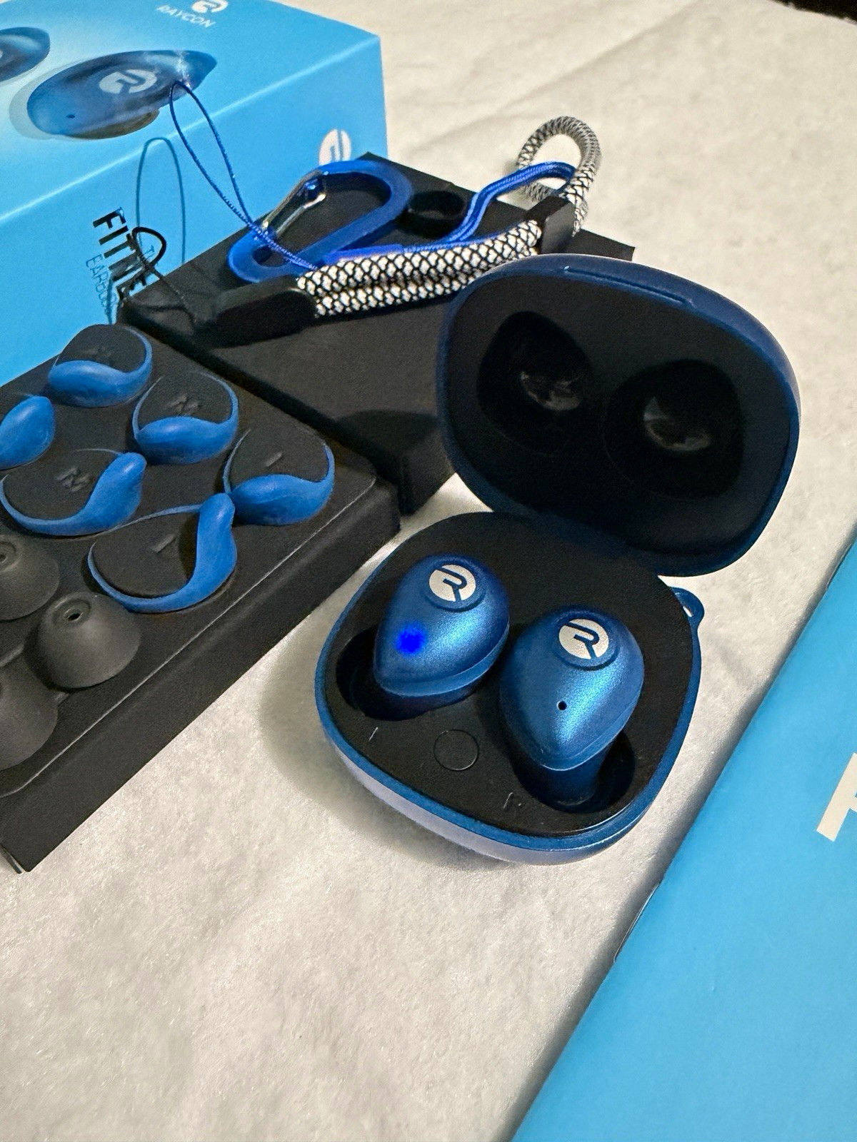 RAYCON – The Fitness Earbuds – Blue True Wireless Bluetooth In-Ear Waterproof NC