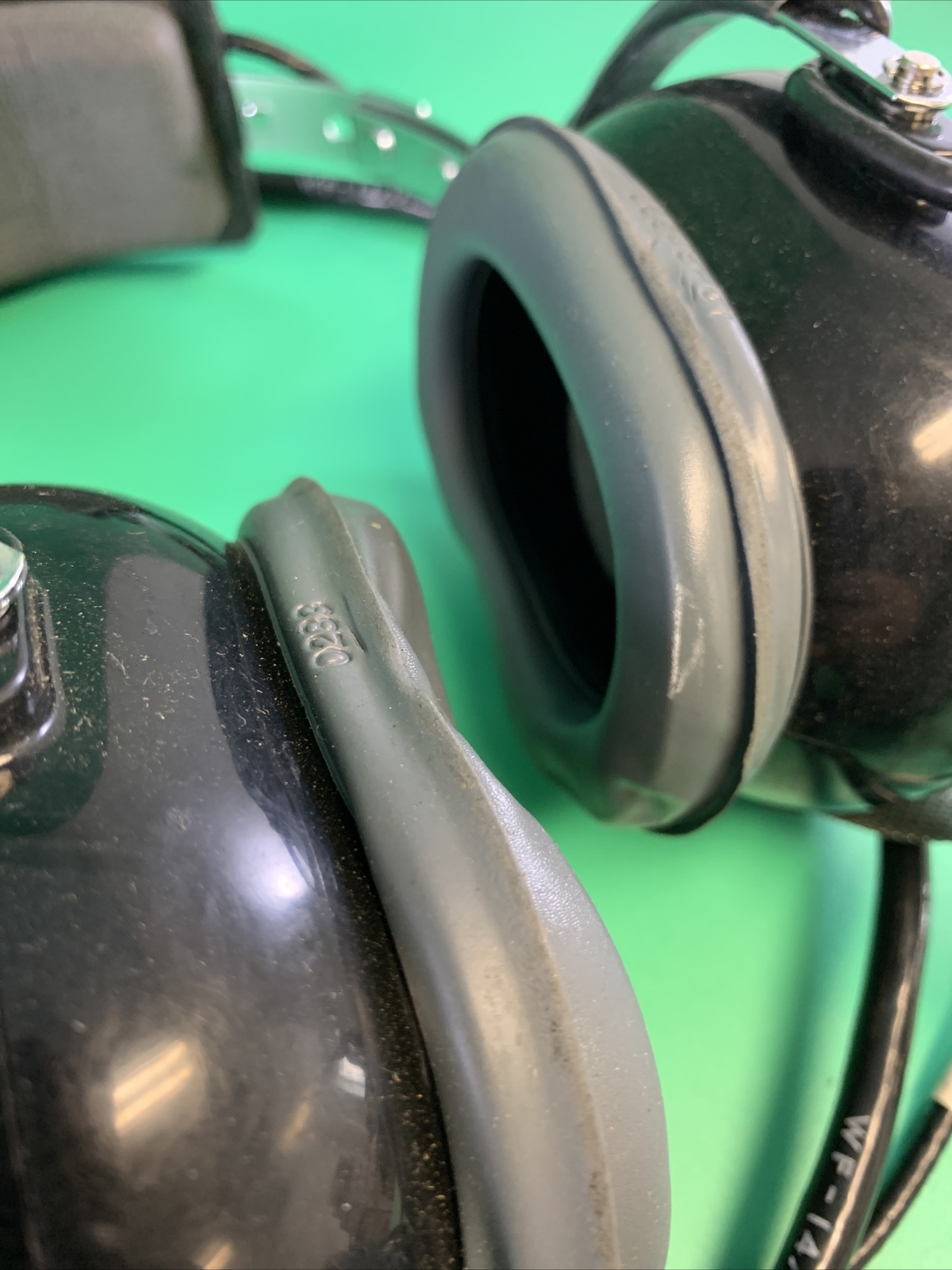 DAVID CLARK H-133C/AIC VINTAGE VIETNAM ERA MILITARY HEADPHONES HEADSET