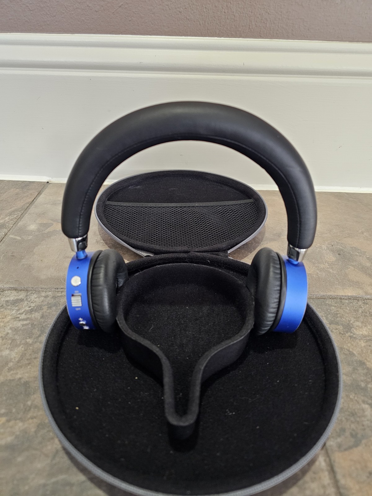 Puro Sound Labs Kids Headphones Volume-Limiting Blue & Black Adjustable Padded
