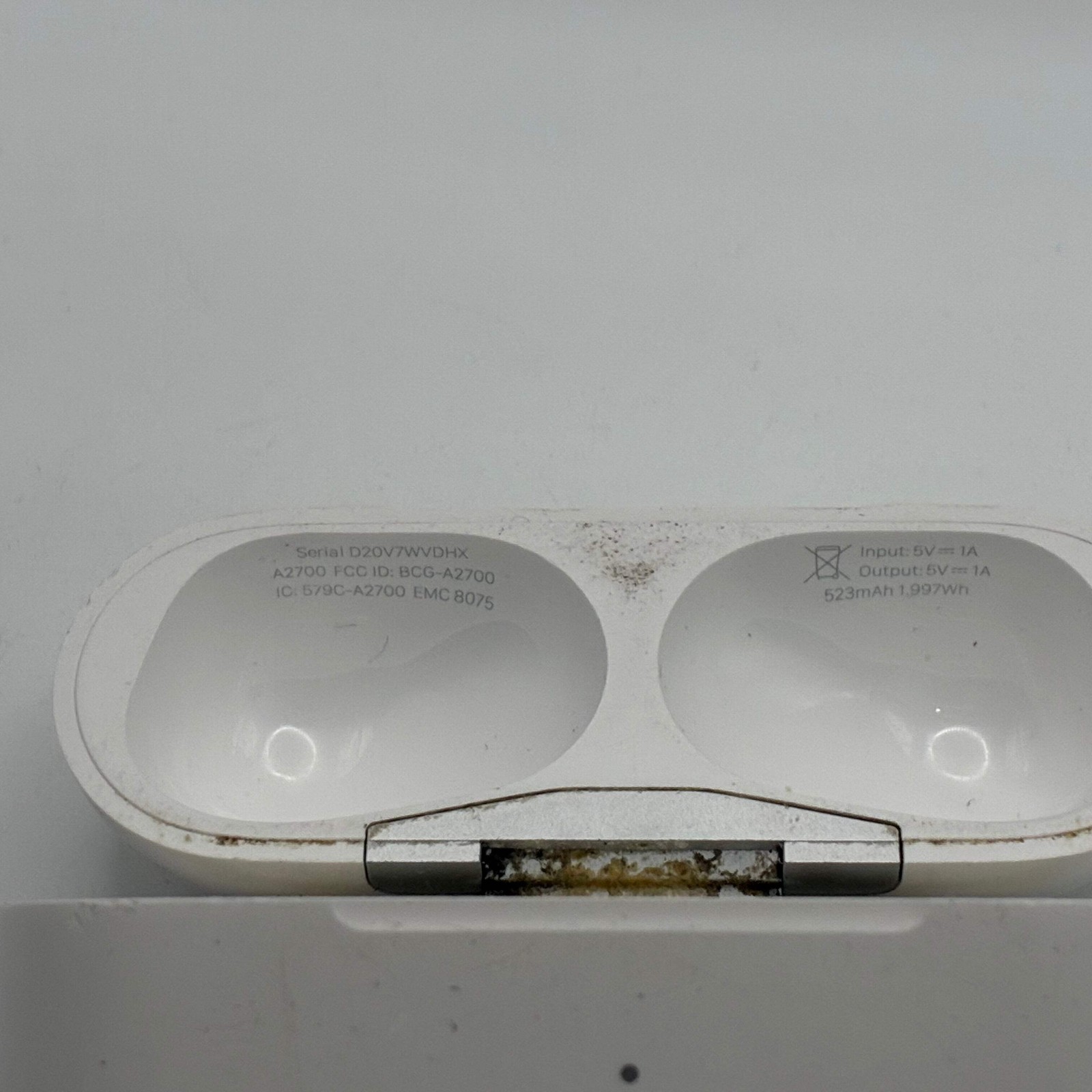 Apple AirPods Wireless Charging Case A2700 2022 White Replacement Only – Used B