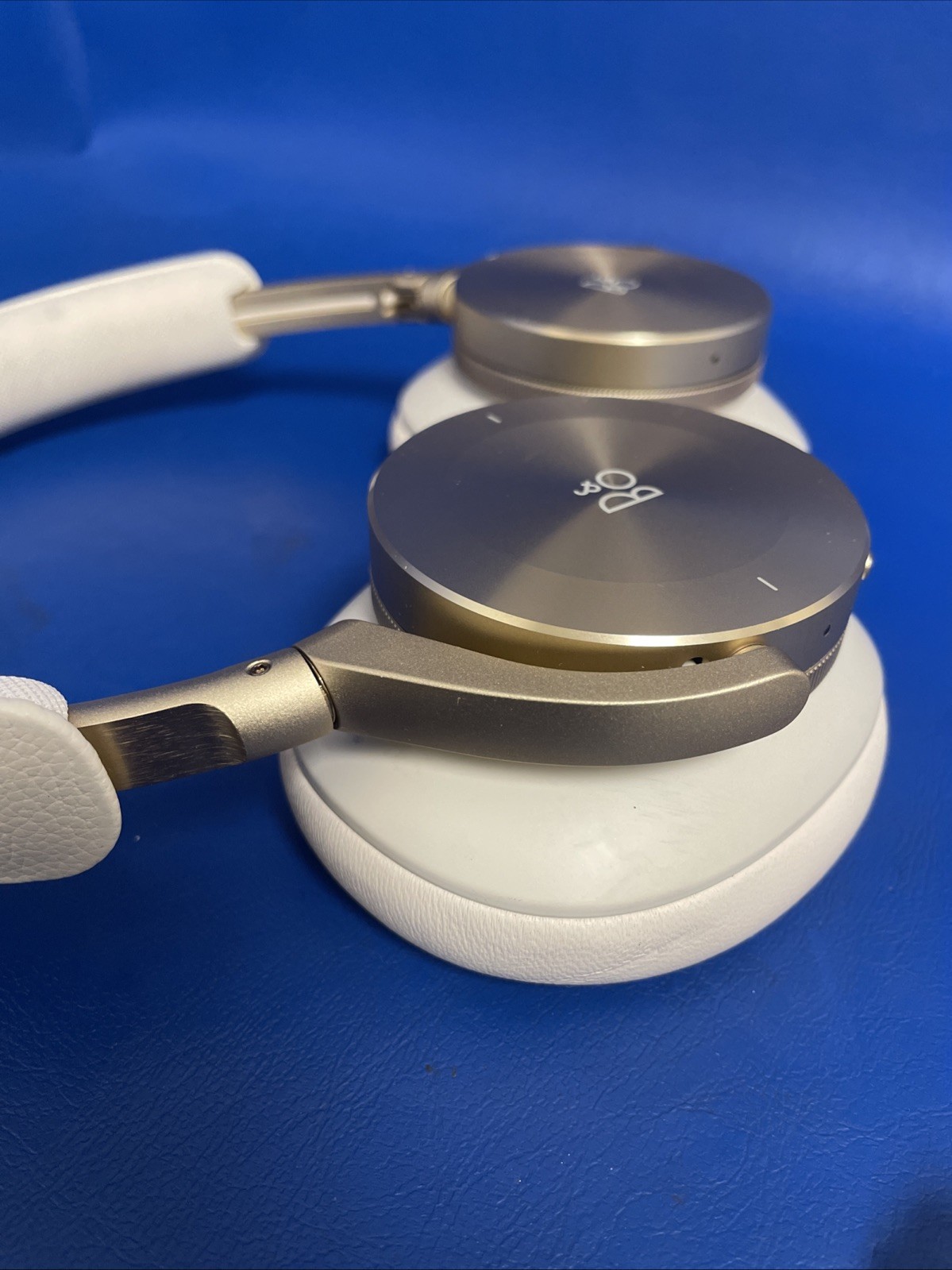 CLEAN BANG & OLUFSEN BEOPLAY H95 WIRELESS HEADPHONES.