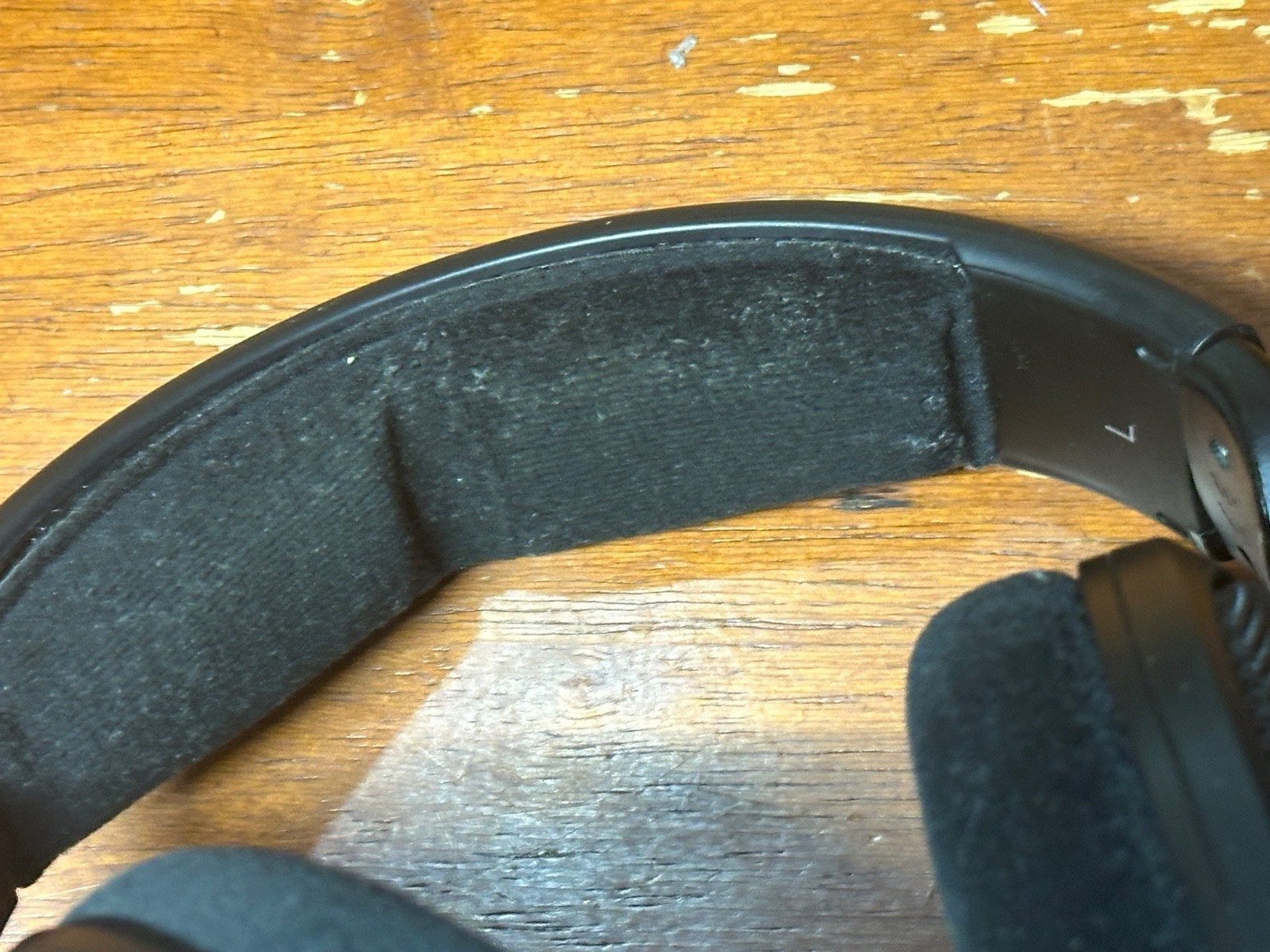 SENNHEISER HD 560S OVER-EAR WIRED HEADPHONES