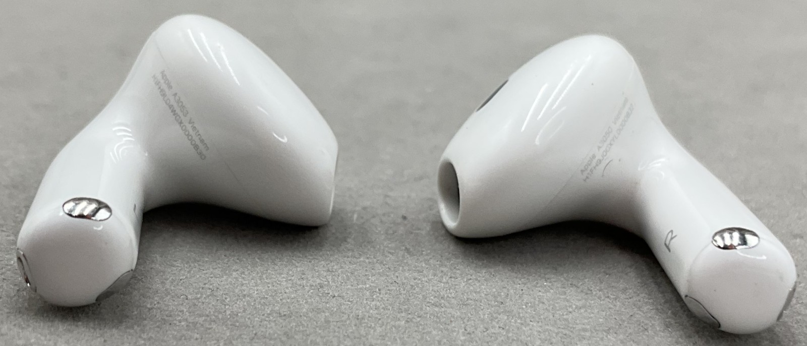 Apple AirPods 4 Earbuds w/ USB-C Case in White-A3053 VG