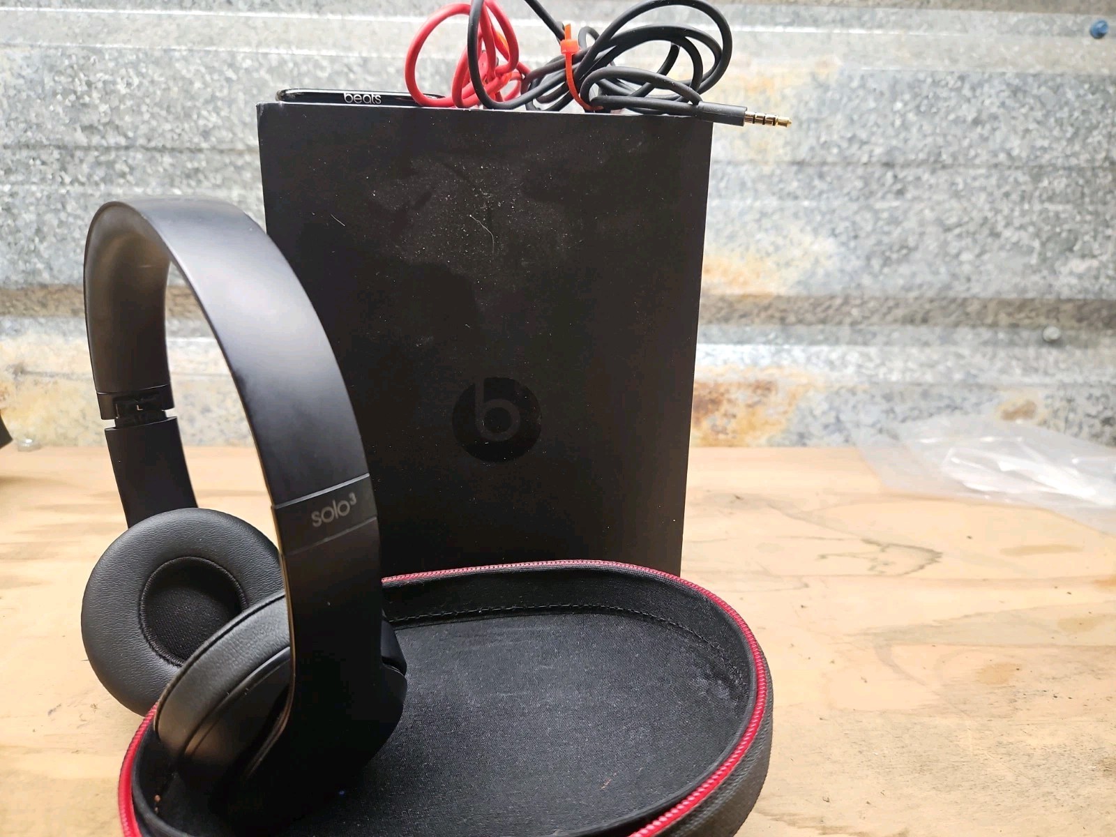 Beats – Solo3 Wireless On-Ear Headphones – Matte Black
