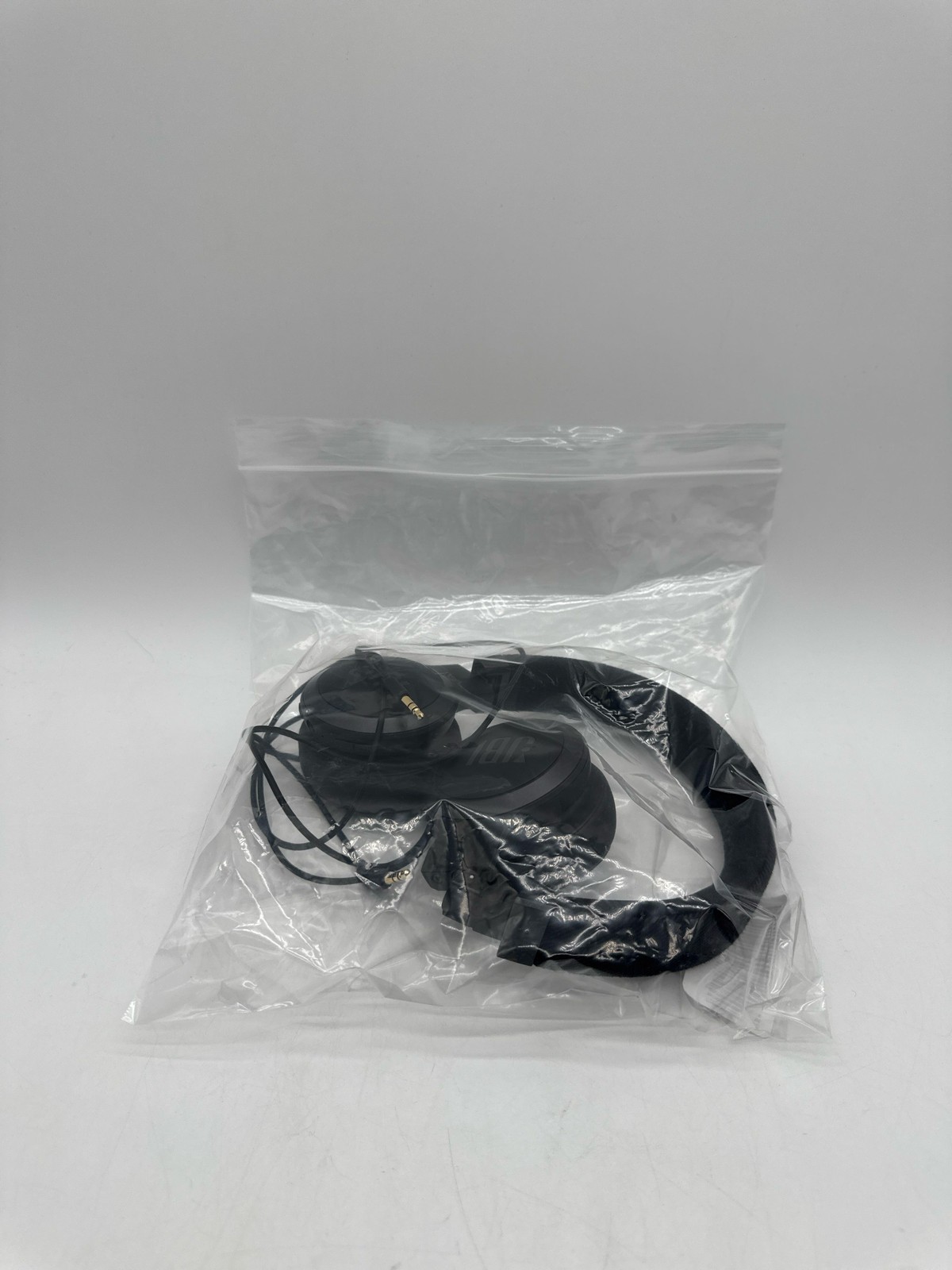 JBL Live 675NC Wireless On-Ear Headphones Noise Cancelling BT 5.3 Black (4)