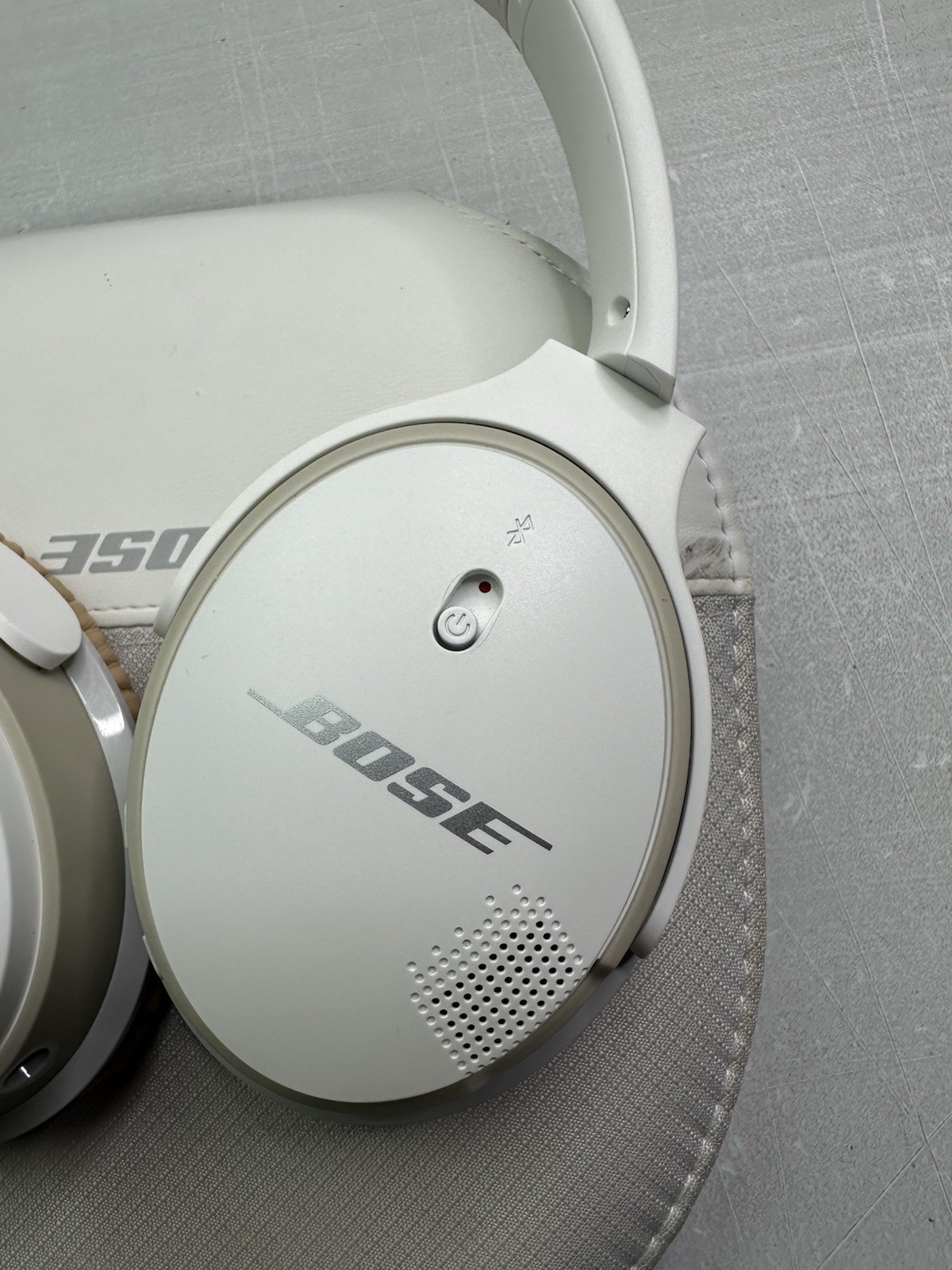 Bose SoundLink Around-Ear Wireless Headphones II – White Mint