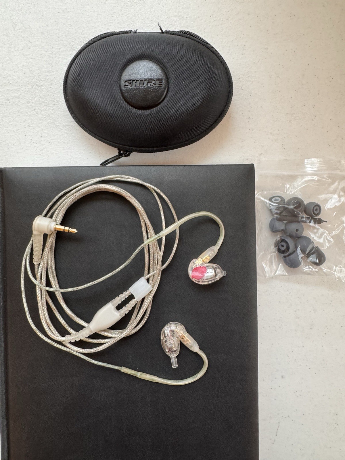 Shure SE215 Single Driver In-Ear Monitors, Clear