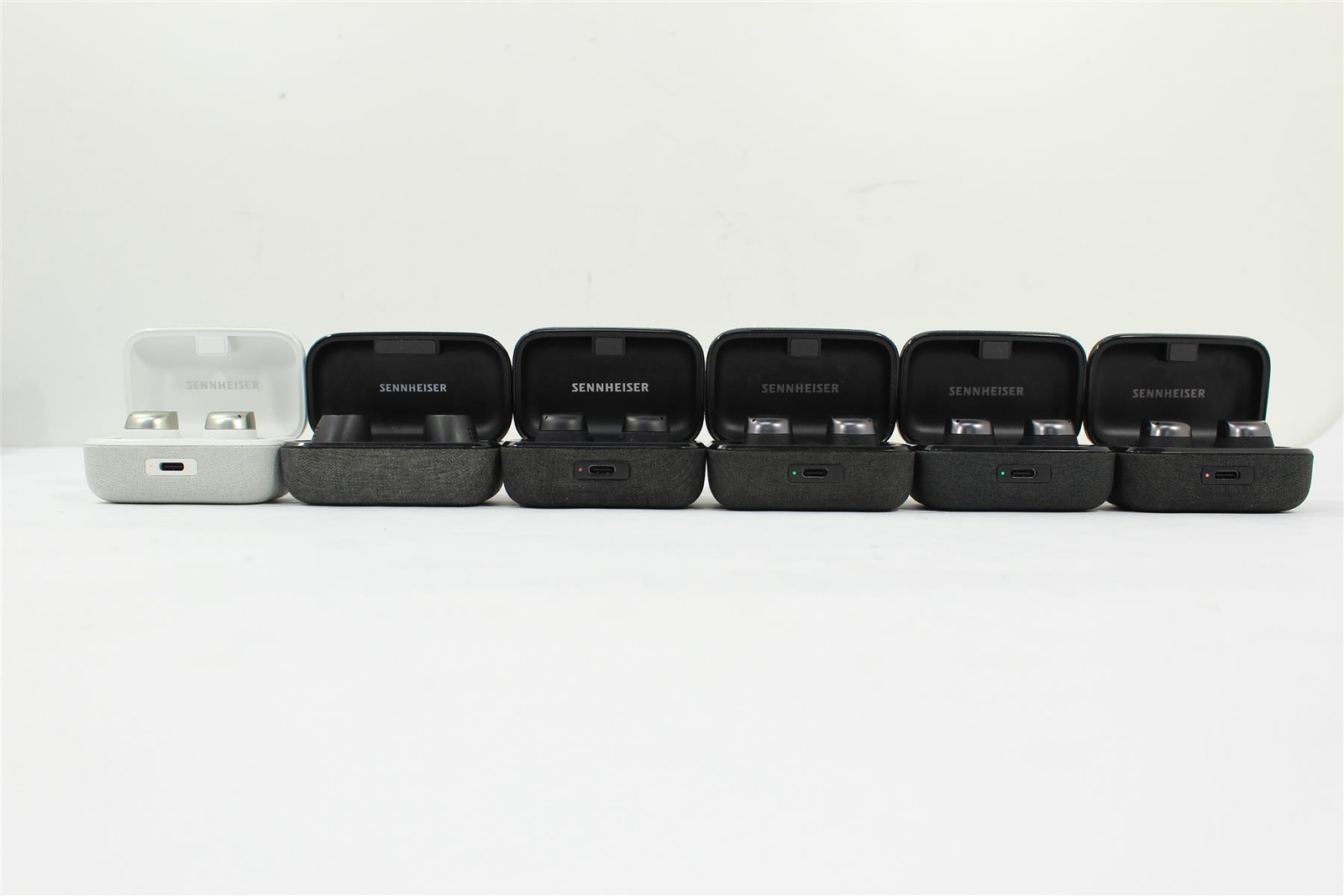 Lot 6 Sennheiser different Momentum True Wireless (Earbuds MTW4 & MTW3 &M3IETW2)