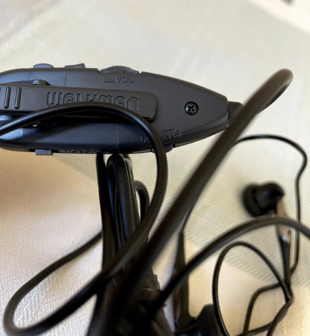 1pcs Sony MDR-E848 In-Ear Earphones