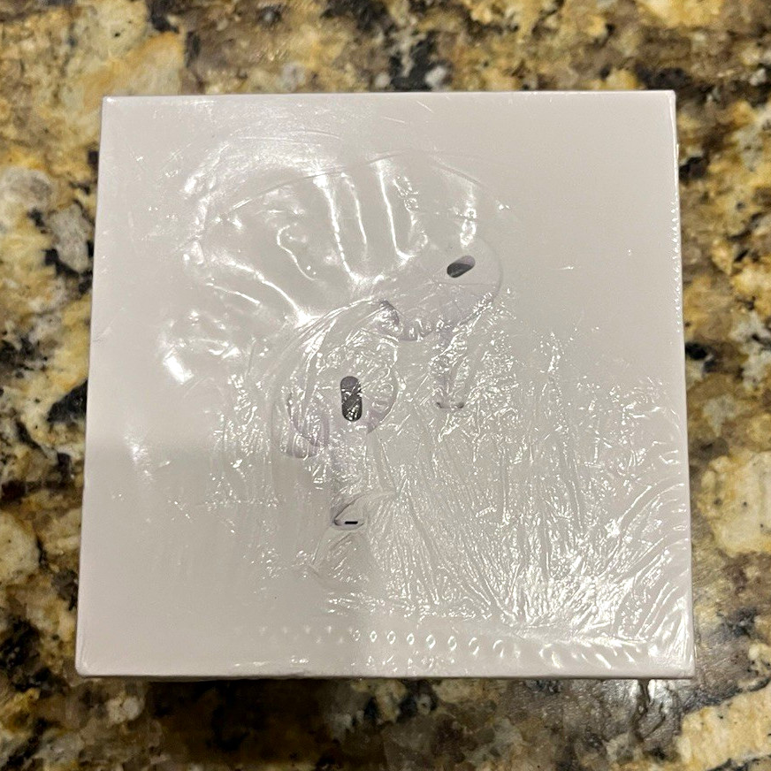 Apple AirPods Pro (2nd Generation) MagSafe Charging Case **NEW** Factory Sealed