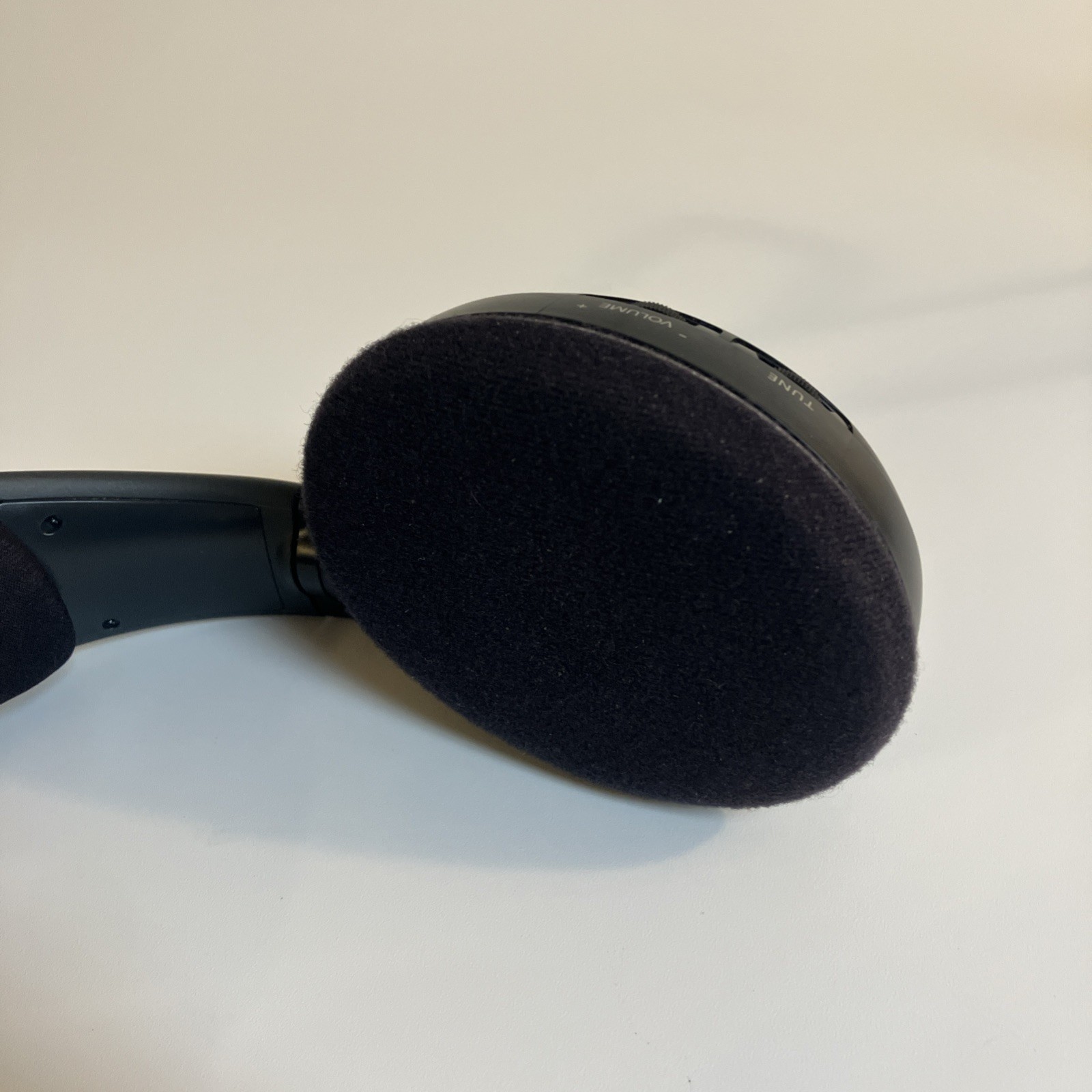 Sennheiser HDR 135 Wireless Headphones, TR135 Charging Dock Base & Manuals Works