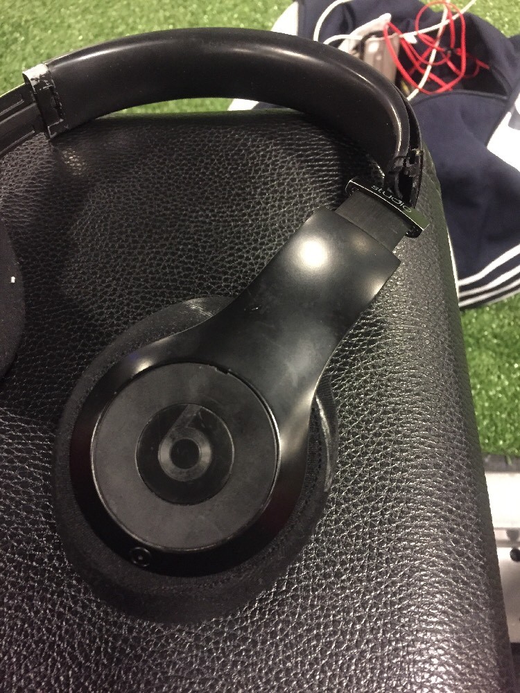 *AS-IS* Beats by Dr. Dre Studio 2 Wireless (Matte Black) MHAJ2AM/B