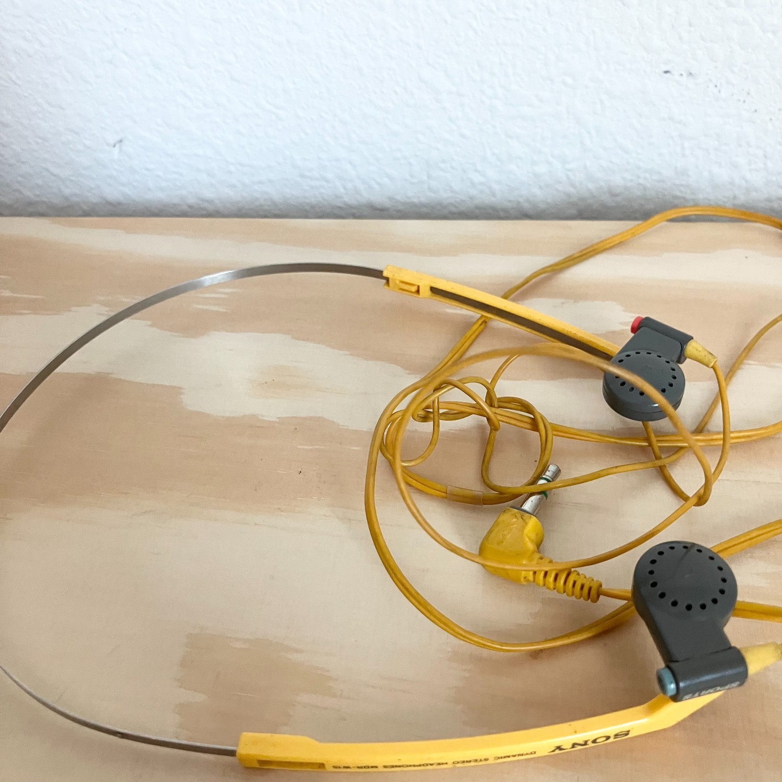 Vintage SONY MDR-W15 Walkman Sports Headphones Yellow For Parts Or Repair