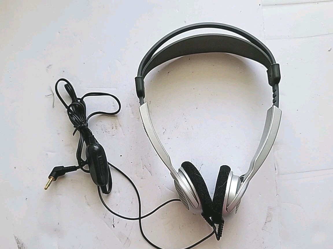 Radio Shack Pro 35A Titanium Stereo Headphones Black Gray Silver Tested EUC