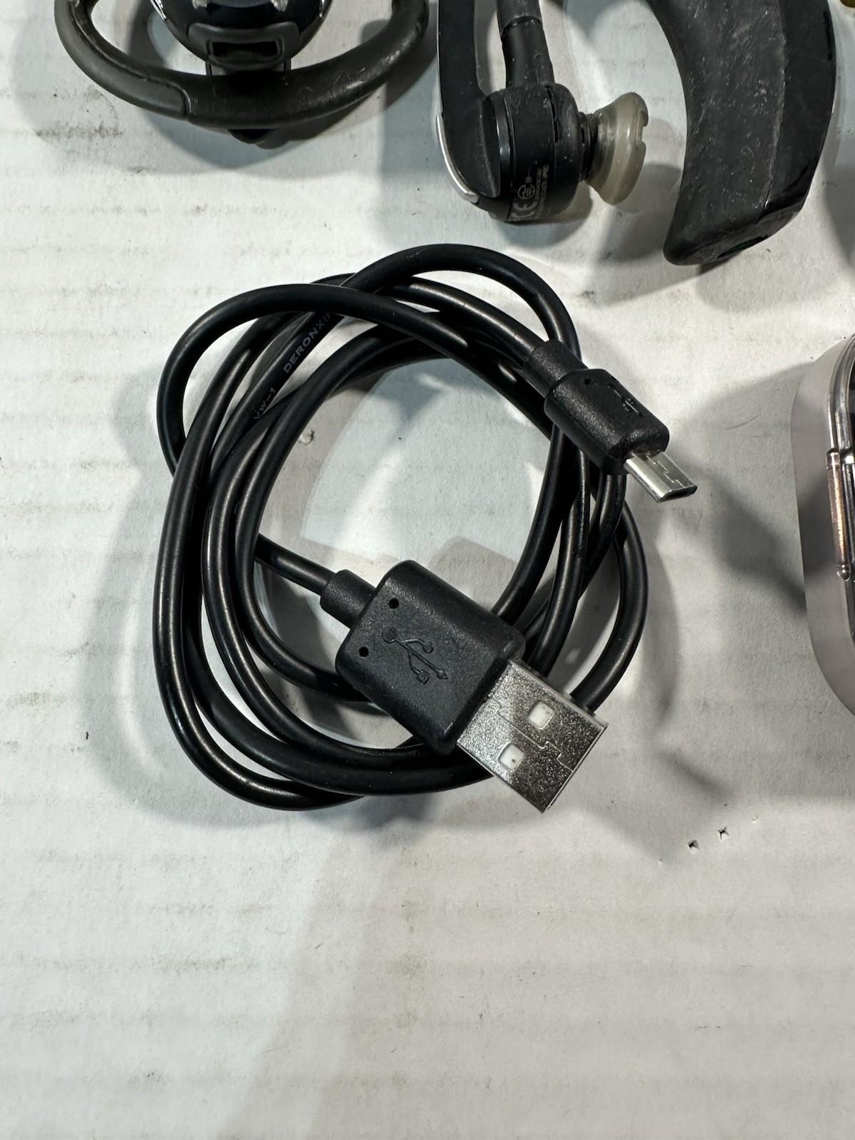 Used Bluetooth Earpiece Mixed Brands LG, Motorola, Verizon Lot of 7 Not Tested