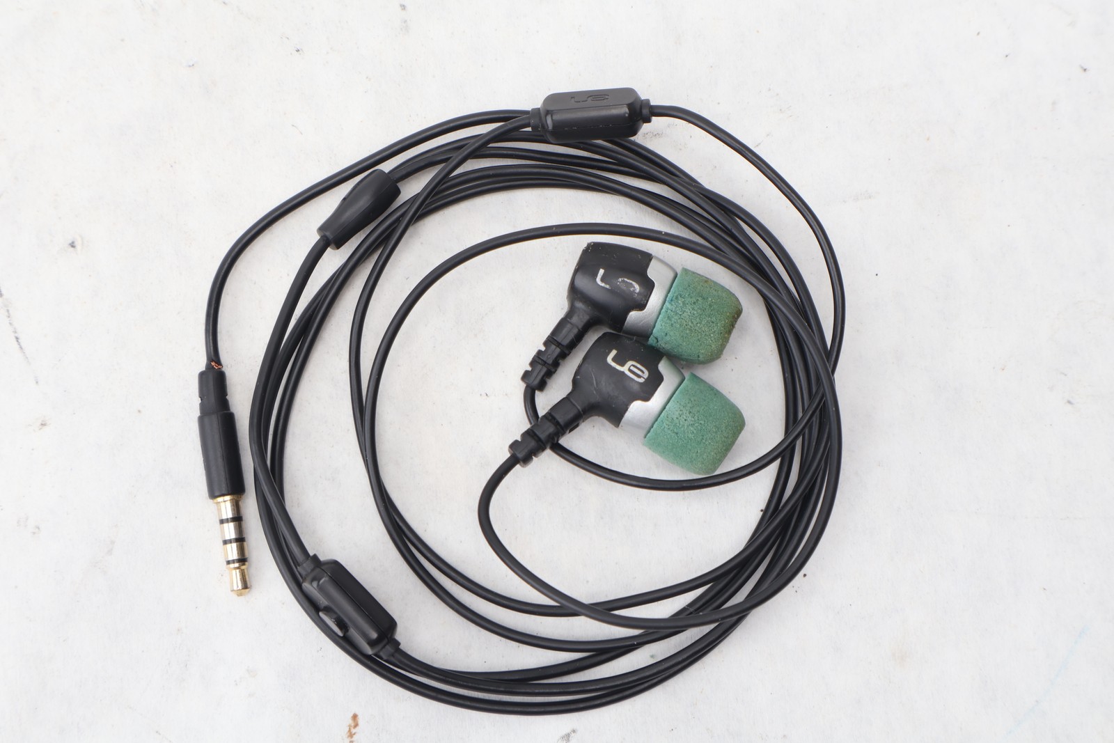 Ultimate Ears Metro.fi 2 In-Ear Headphones Earbuds Wired Noise Isolating Black
