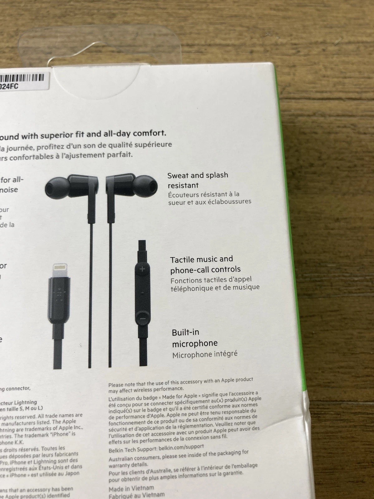 NEW BELKIN WIRED HEADPHONES WITH LIGHTNING CONNECTOR BLACK NEW IN BOX