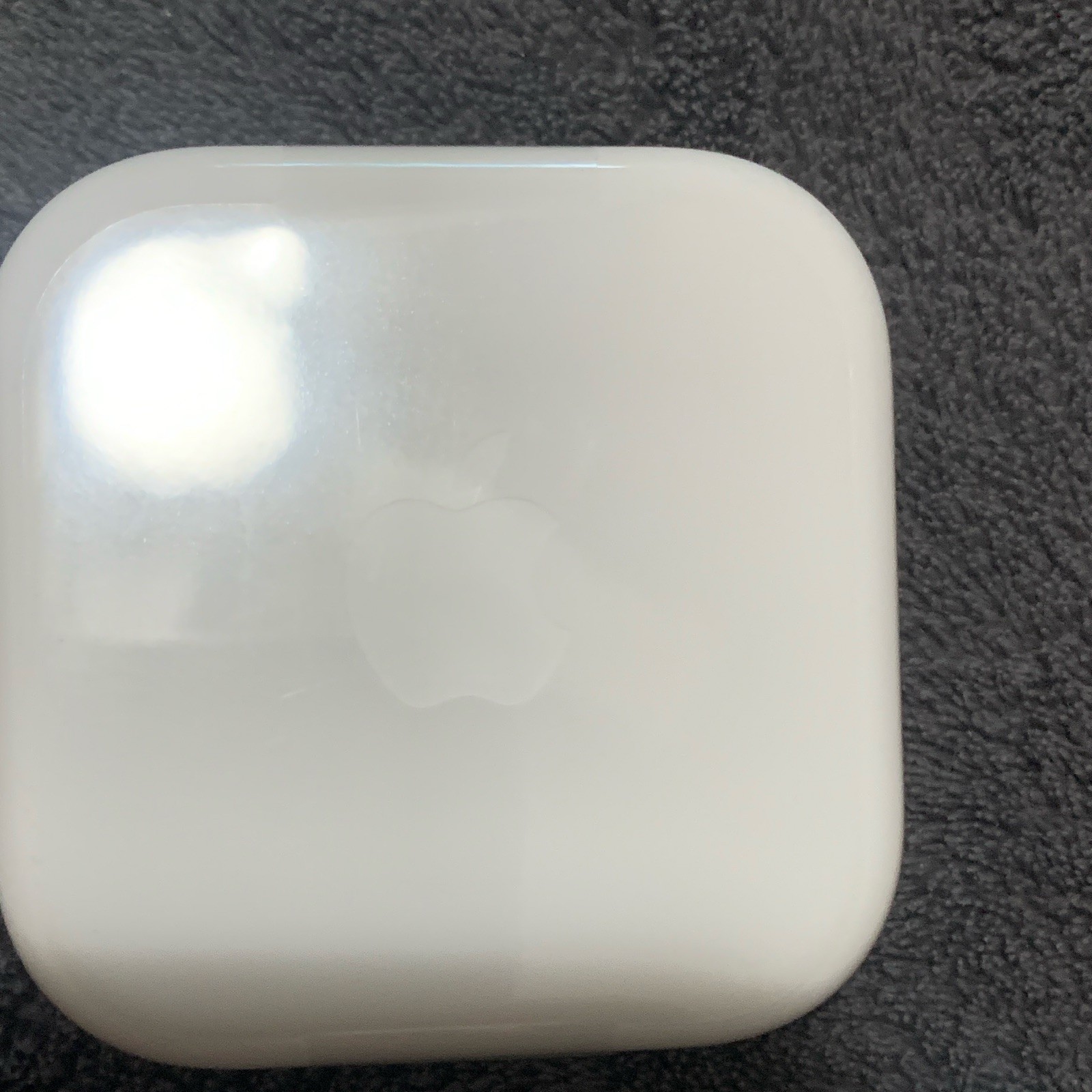 Apple EarPods Wired In-Ear Earbuds 3.5mm Jack Inline Remote/Mic White