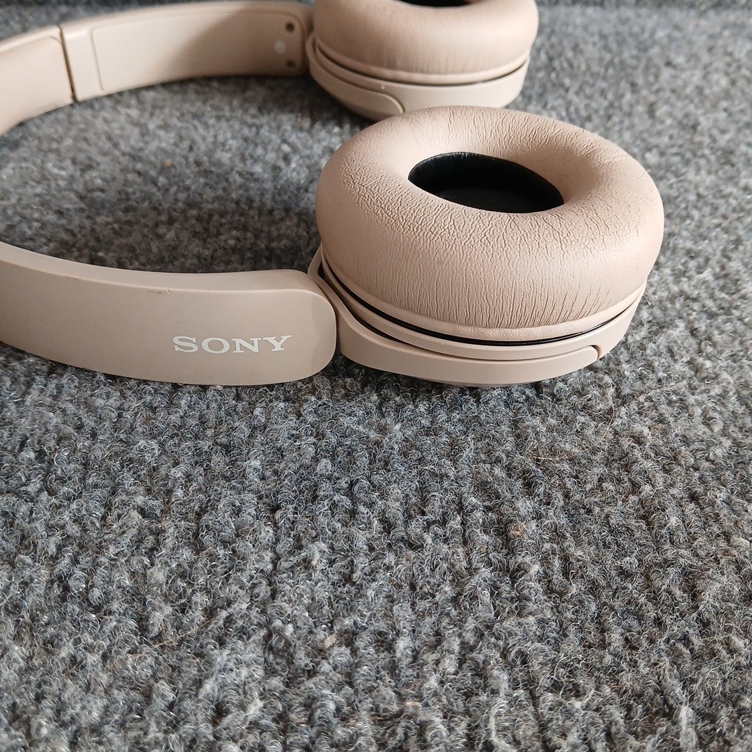 Sony WH-CH520 Wireless On-Ear Bluetooth Headphones – Uses Android Charger Not In