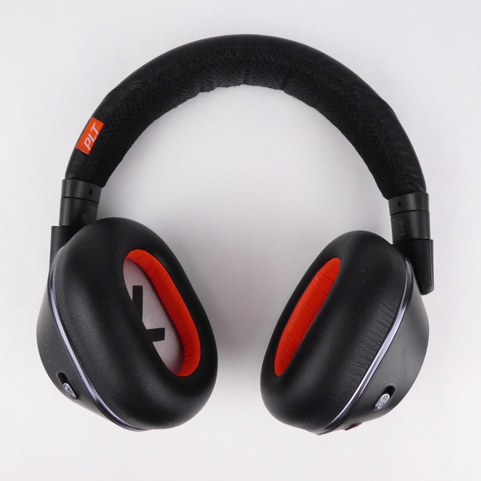 Plantronics Voyager 8200 Headphones B8200 UC Bluetooth USB-C Rechargeable TESTED