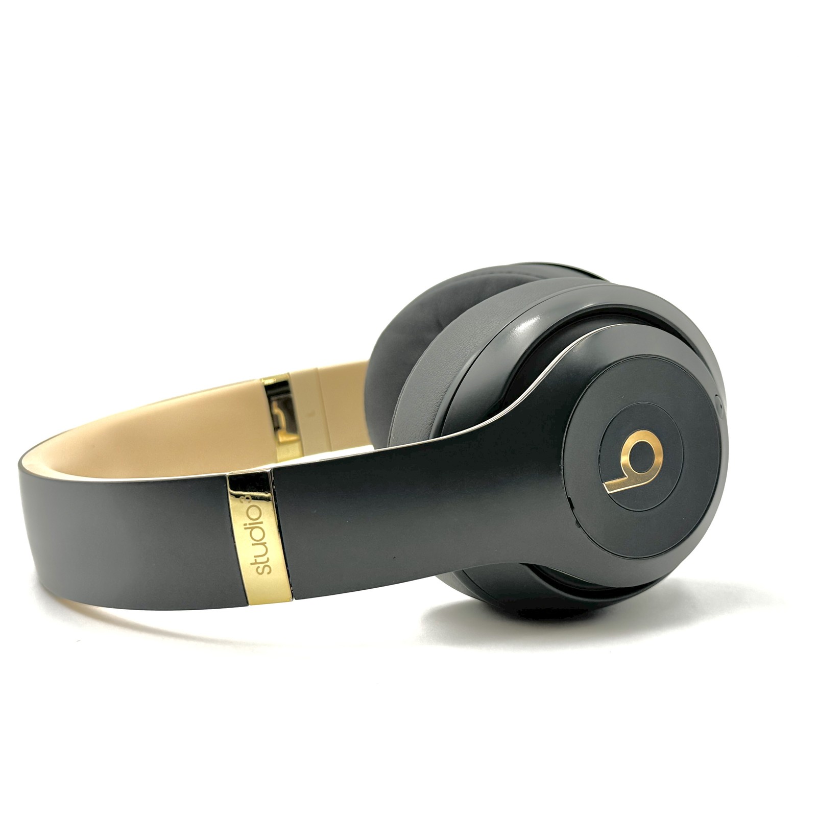 Beats Studio3 Headphones – Shadow Gray(2020) – MXJ92LL/A – NO CASE