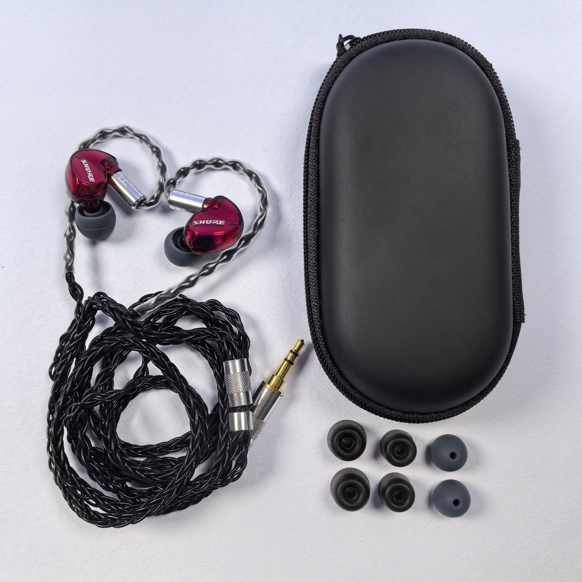 Shure SE535 Wired In-Ear Earphones Sound Isolating 3.5mm Cable Headphones Red