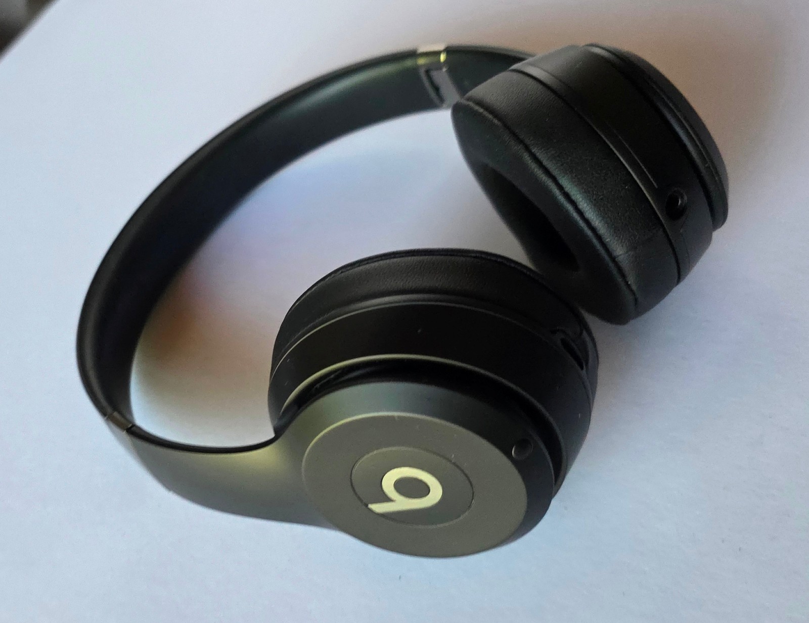 Unused Original Matte Black Beats Solo 4 Wireless Headphones MUW23LL/A in Bulk P