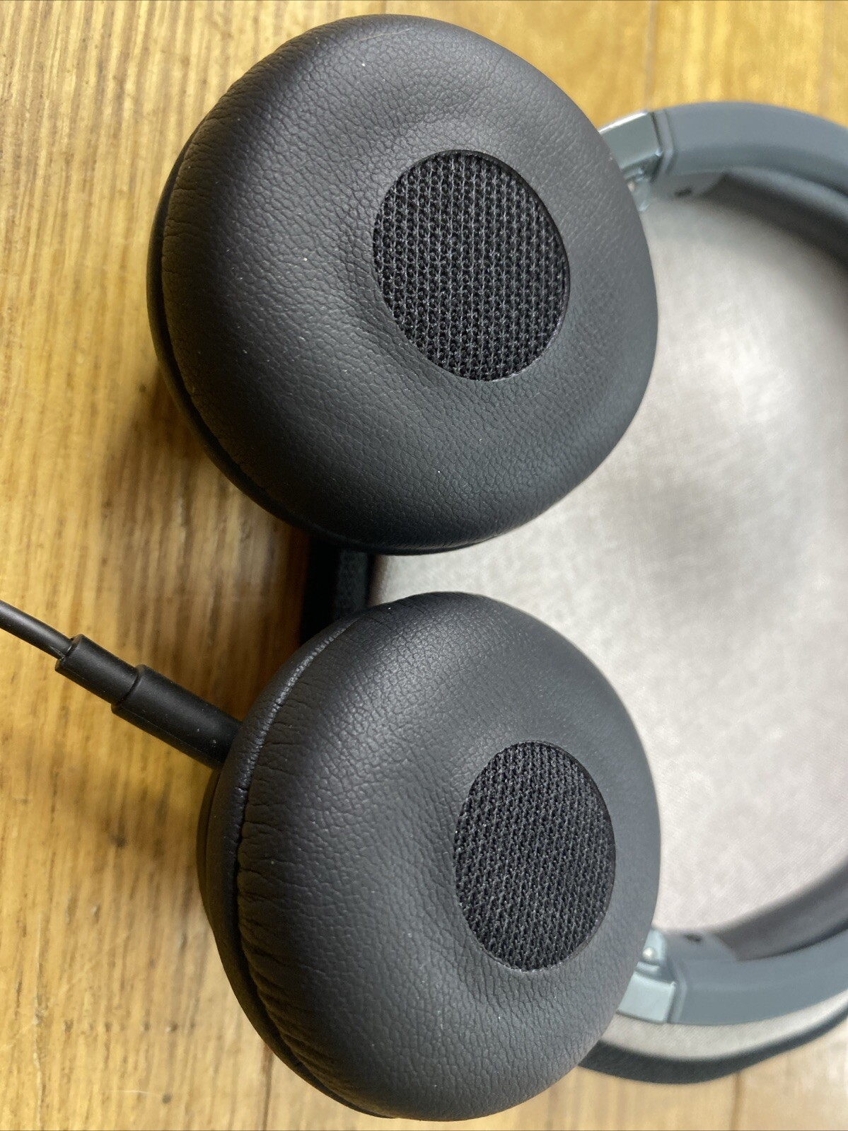Harmon/Kardon Subaru Headphones Foldable (on the ear) W/ Carry Bag.