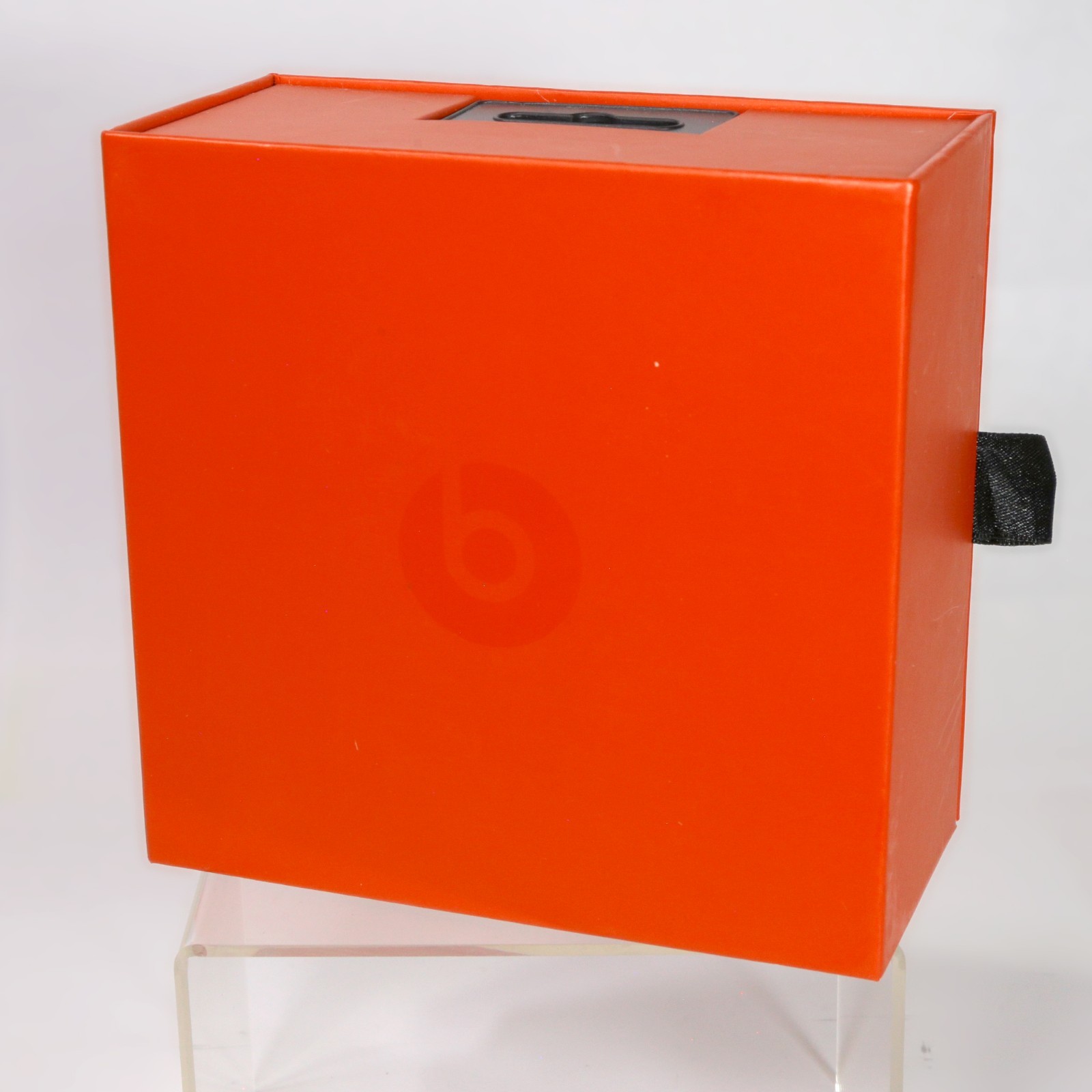 Beats by Dr. Dre Tour In-Ear Earbuds (810–00009) White/Red – ORIGINAL BOX / CASE