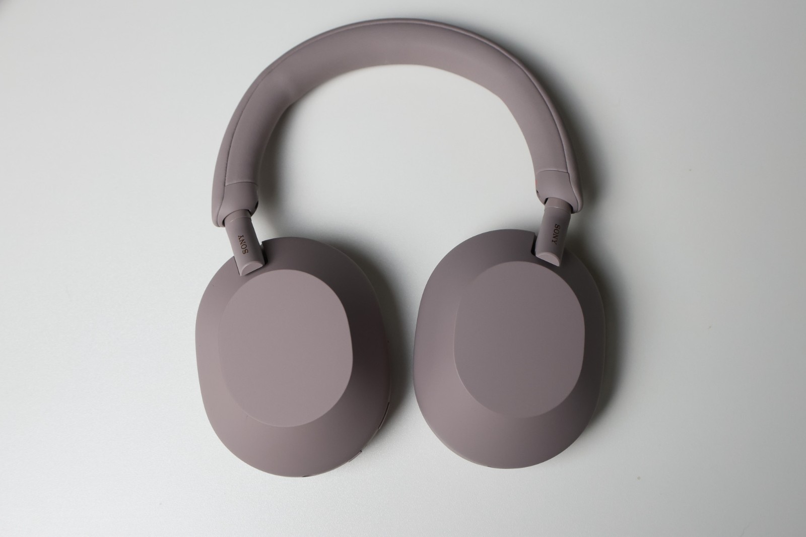 Sony – WH1000XM5 Wireless Noise-Canceling Over-the-Ear Headphones – Smoky Pink