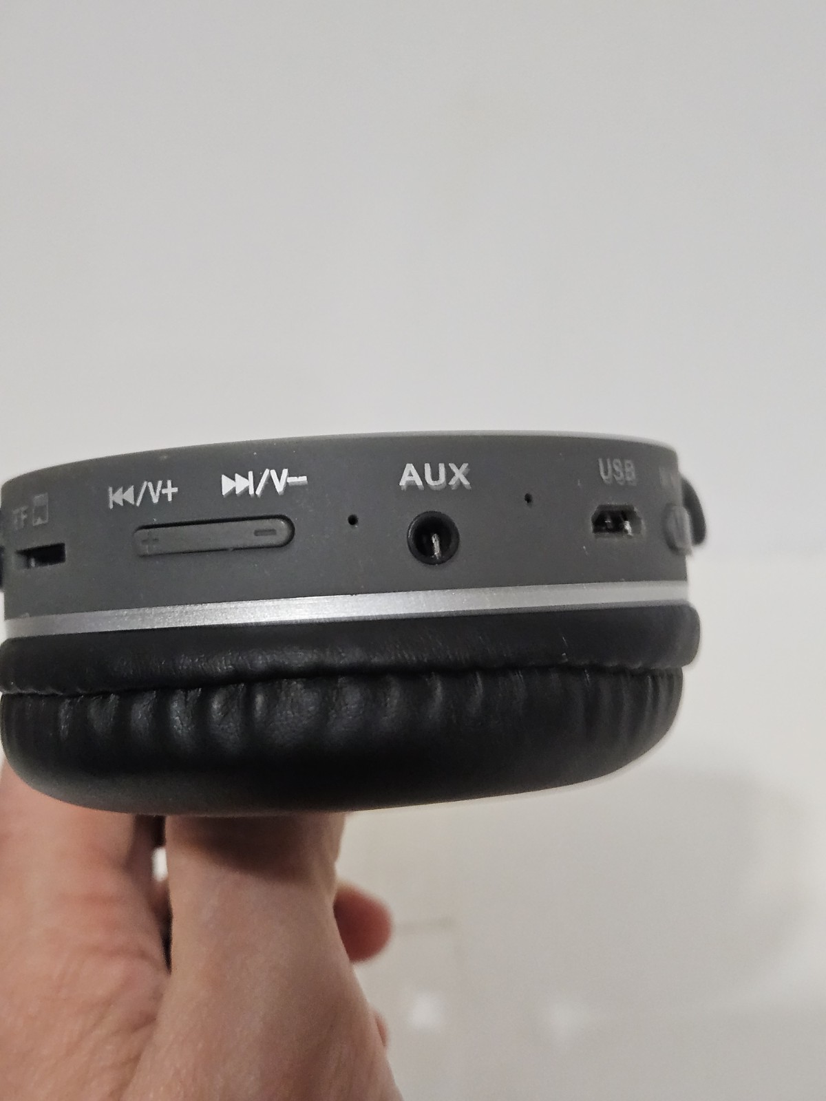 Sony Extra Bass Wireless Bluetooth Headphones Gray Silver MDR Tested Working